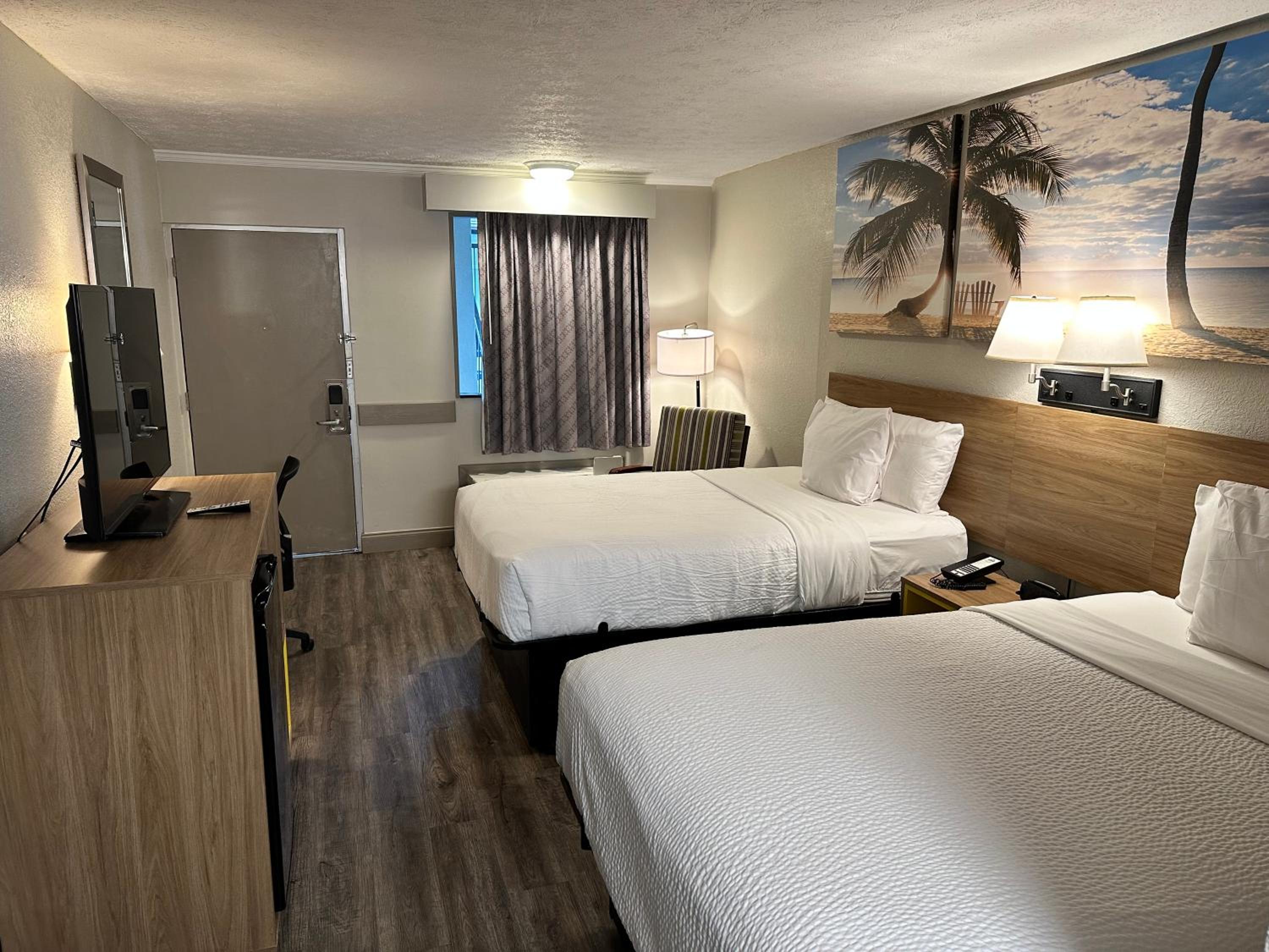 Double Room with Two Double Beds - Non-Smoking photo 2