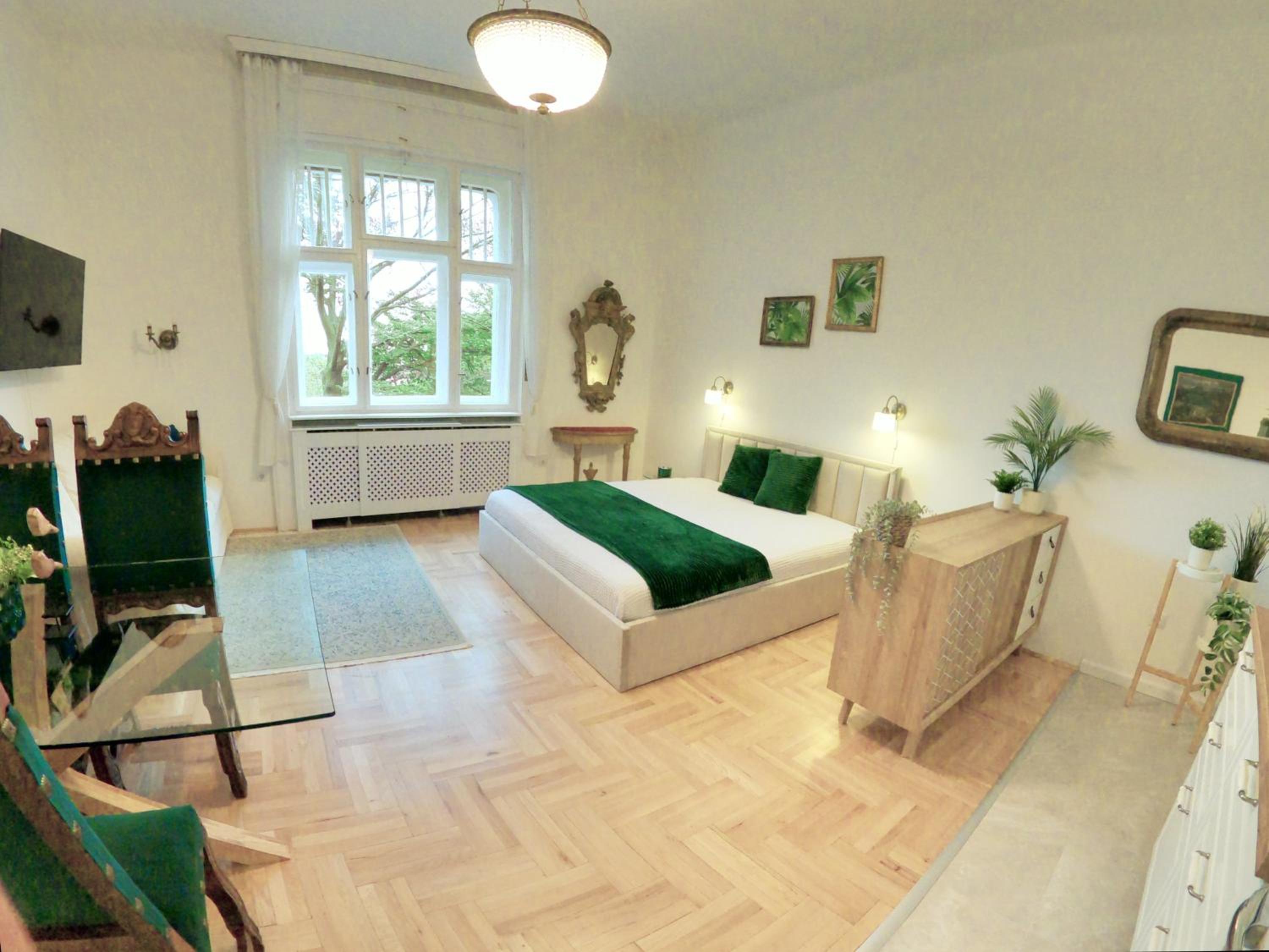 Apartment with Garden View