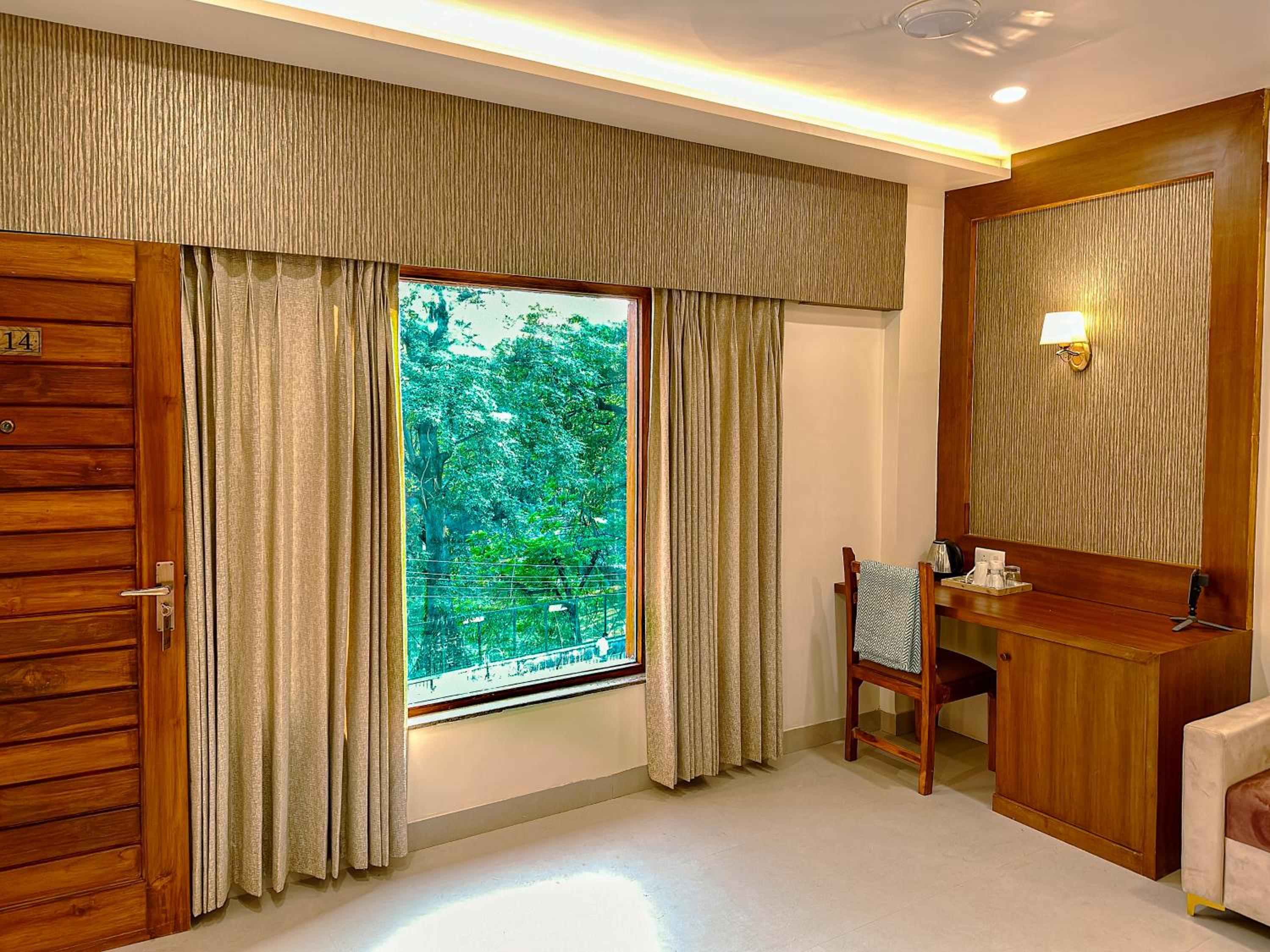 Suite - Photo 6