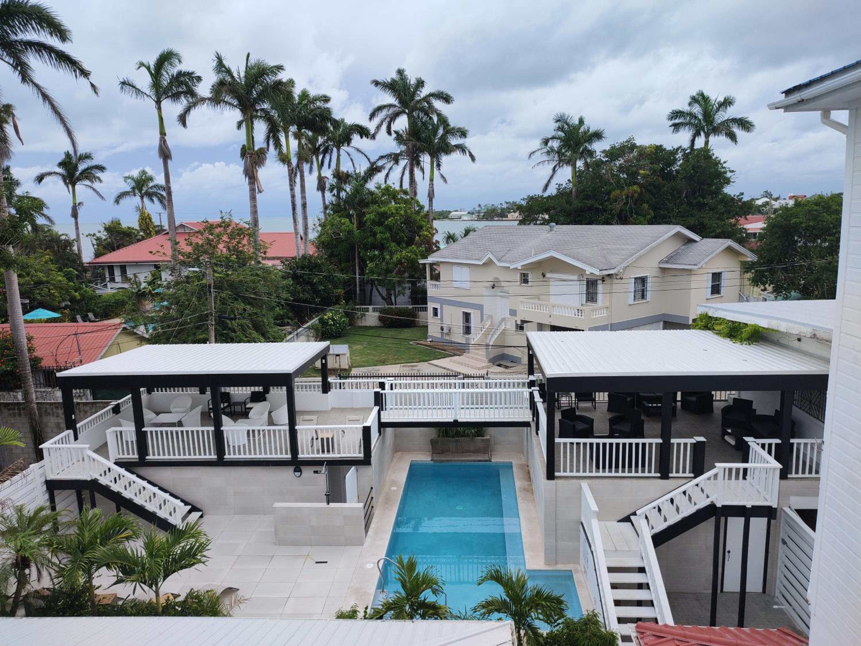 Deluxe Colonial King Room with Partial Sea View (Verandah Access) - Photo 2