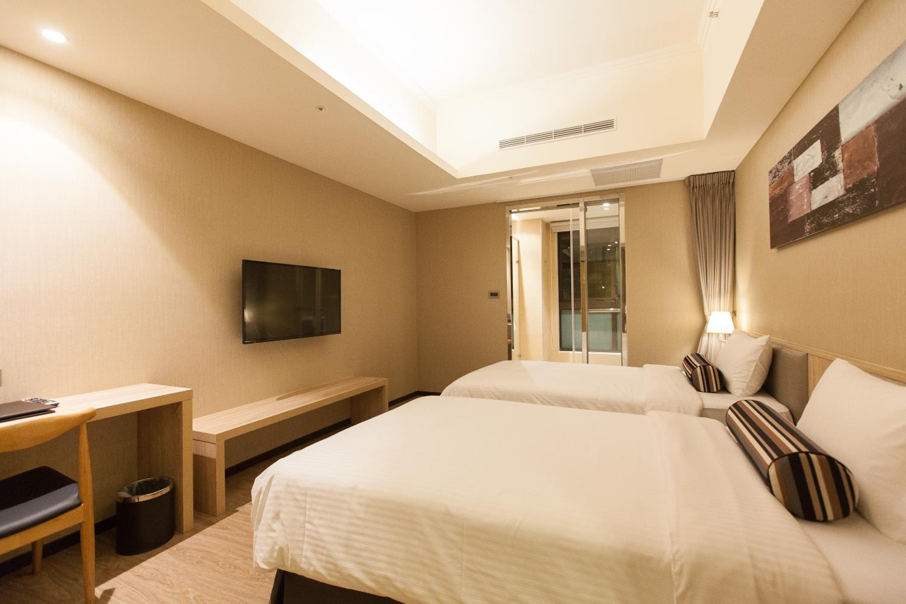 Standard Twin Room photo 2