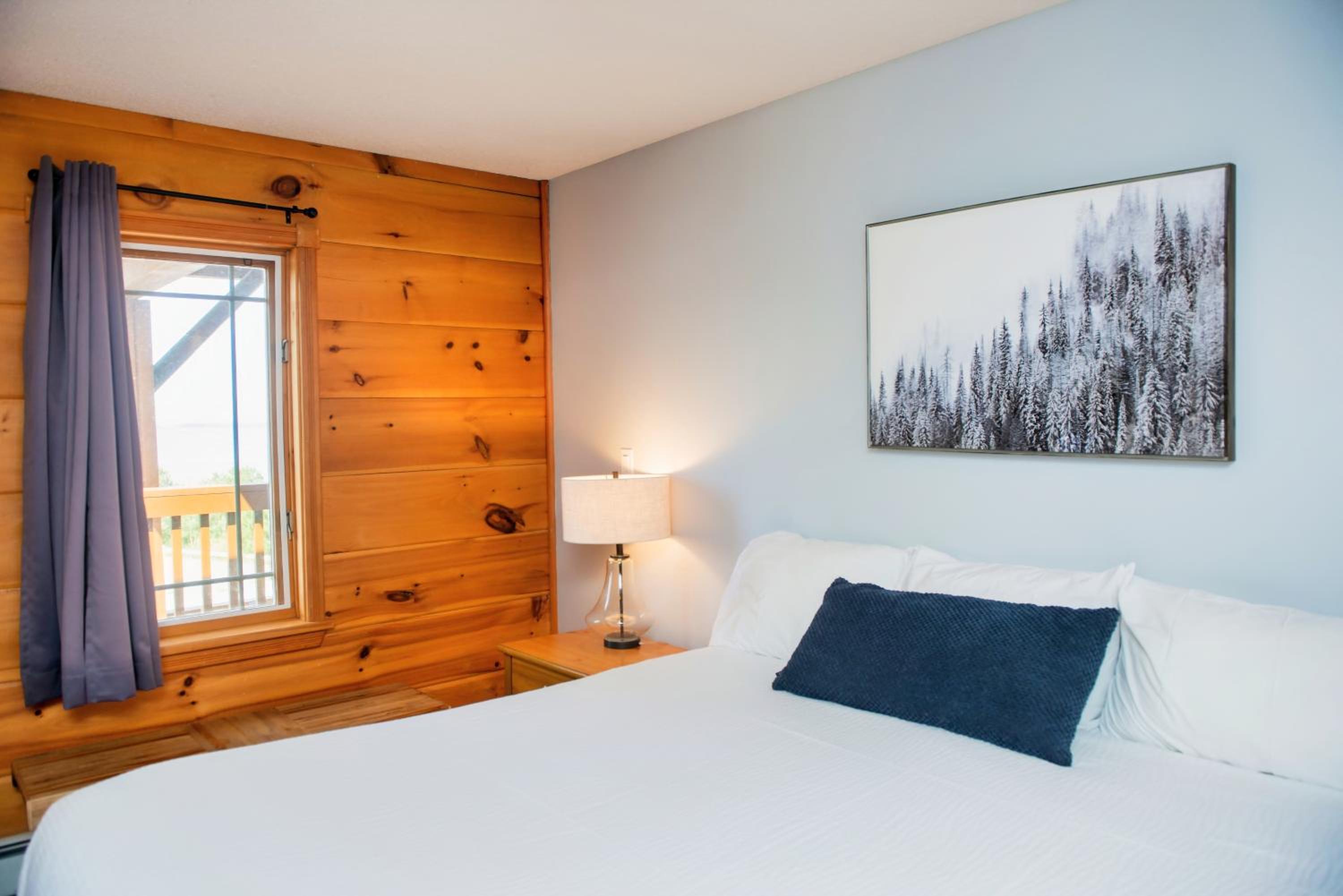 Deluxe Queen Room