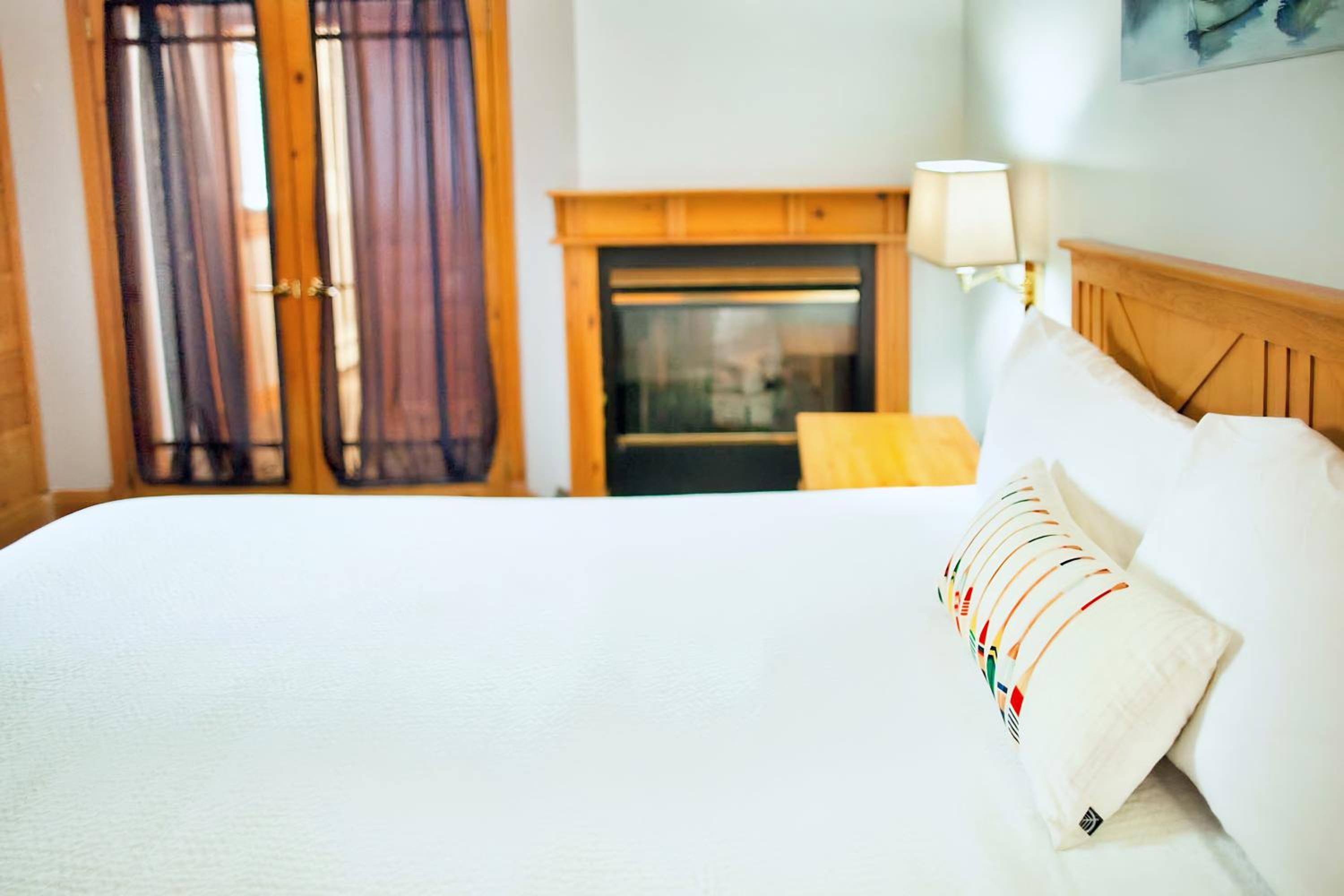 Deluxe Suite With Spa Bath