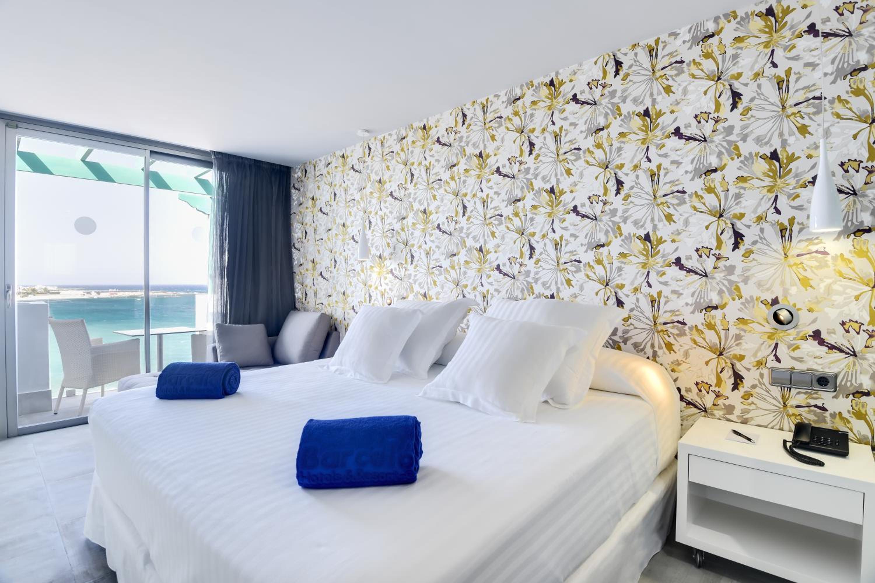 Habitación Doble Deluxe con Balcón y Vista al Mar