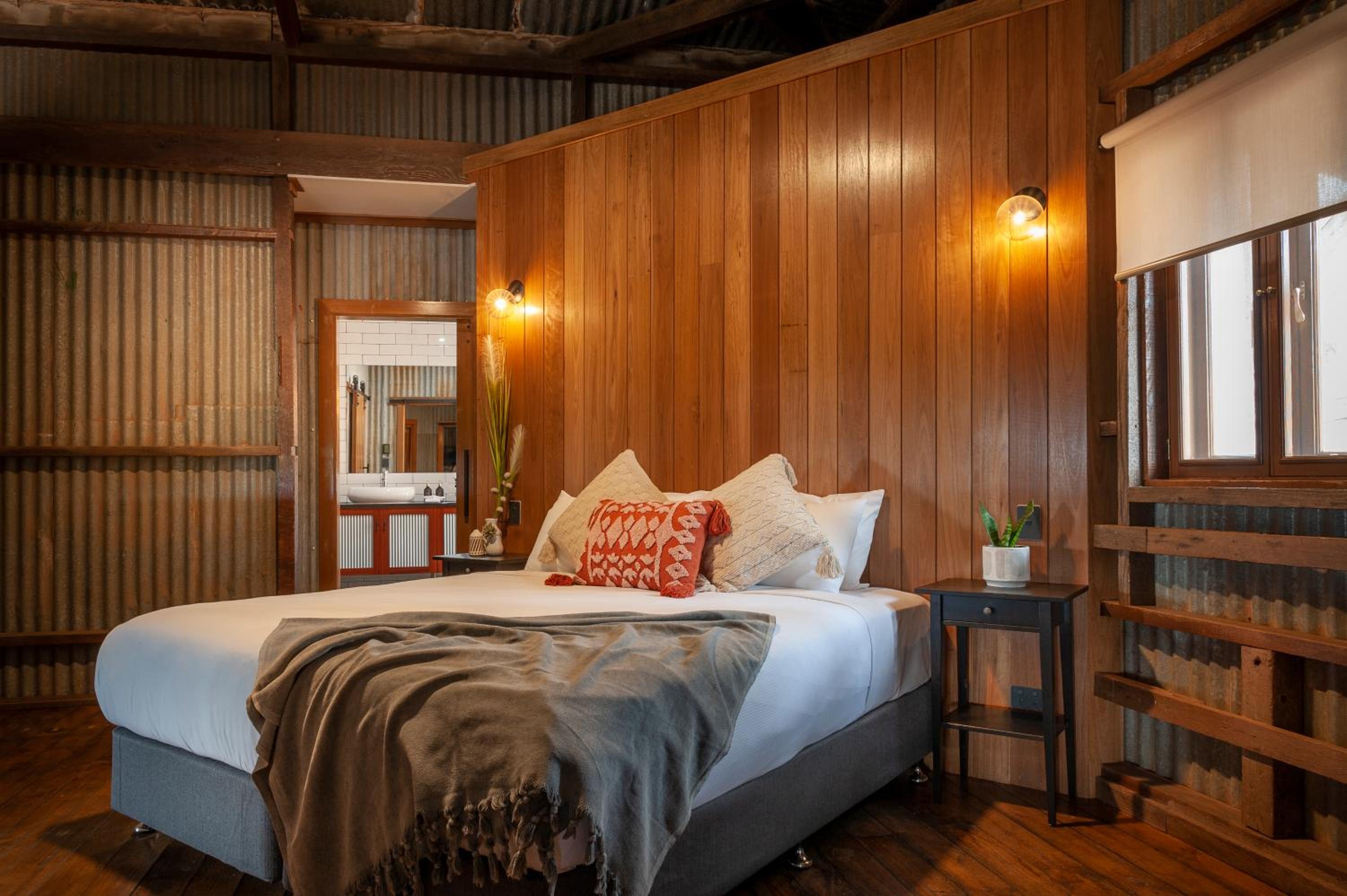 Deluxe Suite with Spa Bath