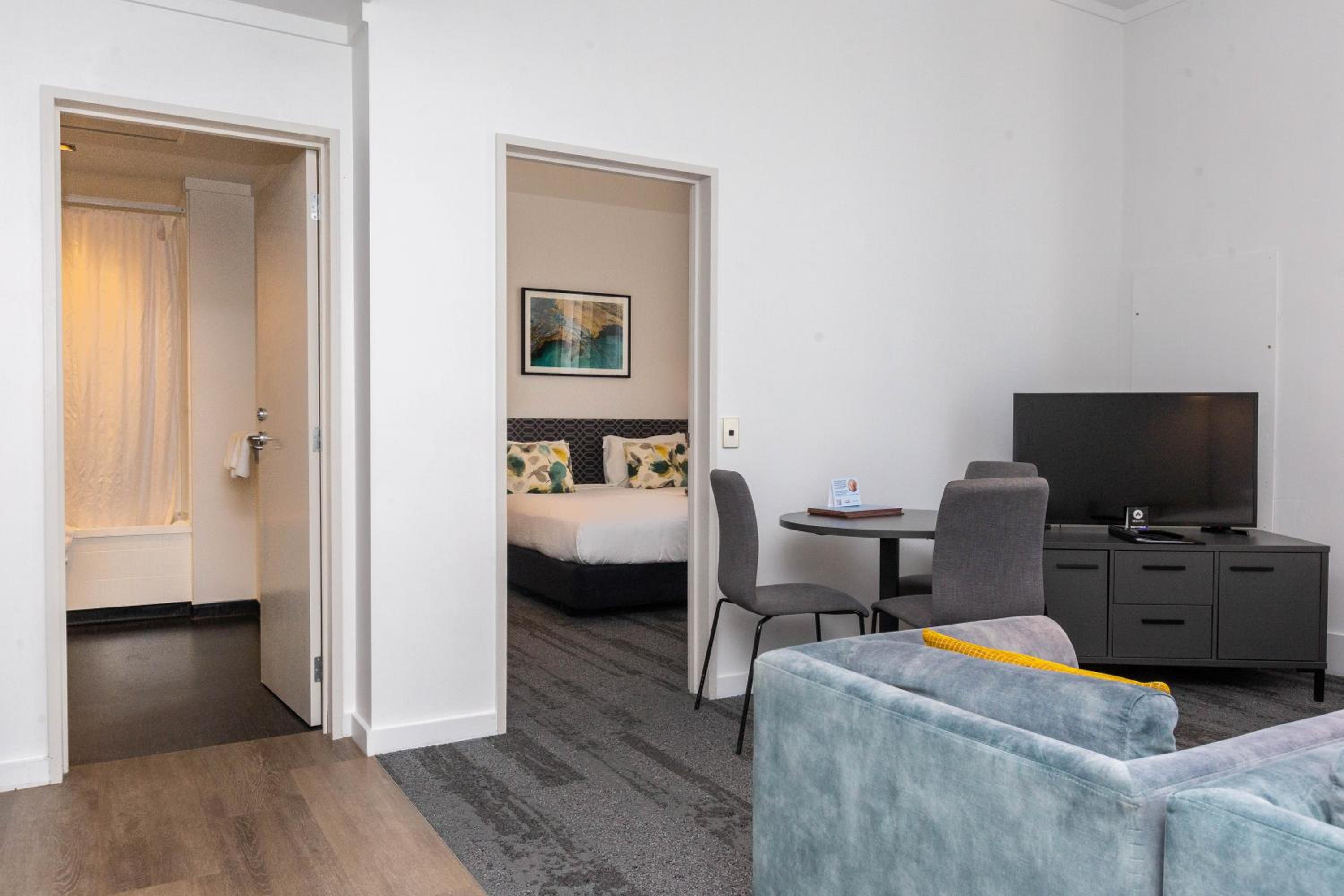 One-Bedroom Apartment - Photo 1