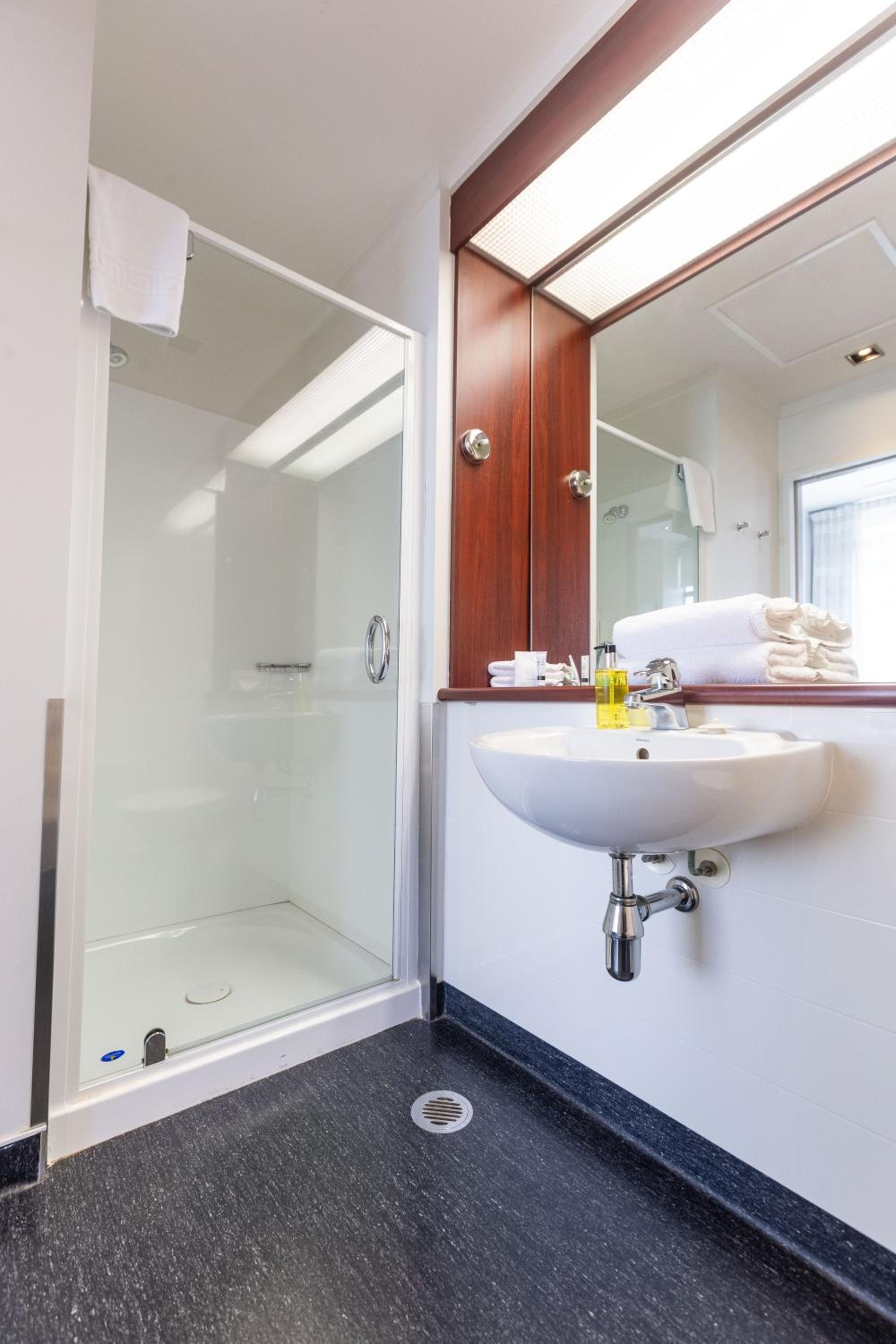 Studio Apartment - Photo 4