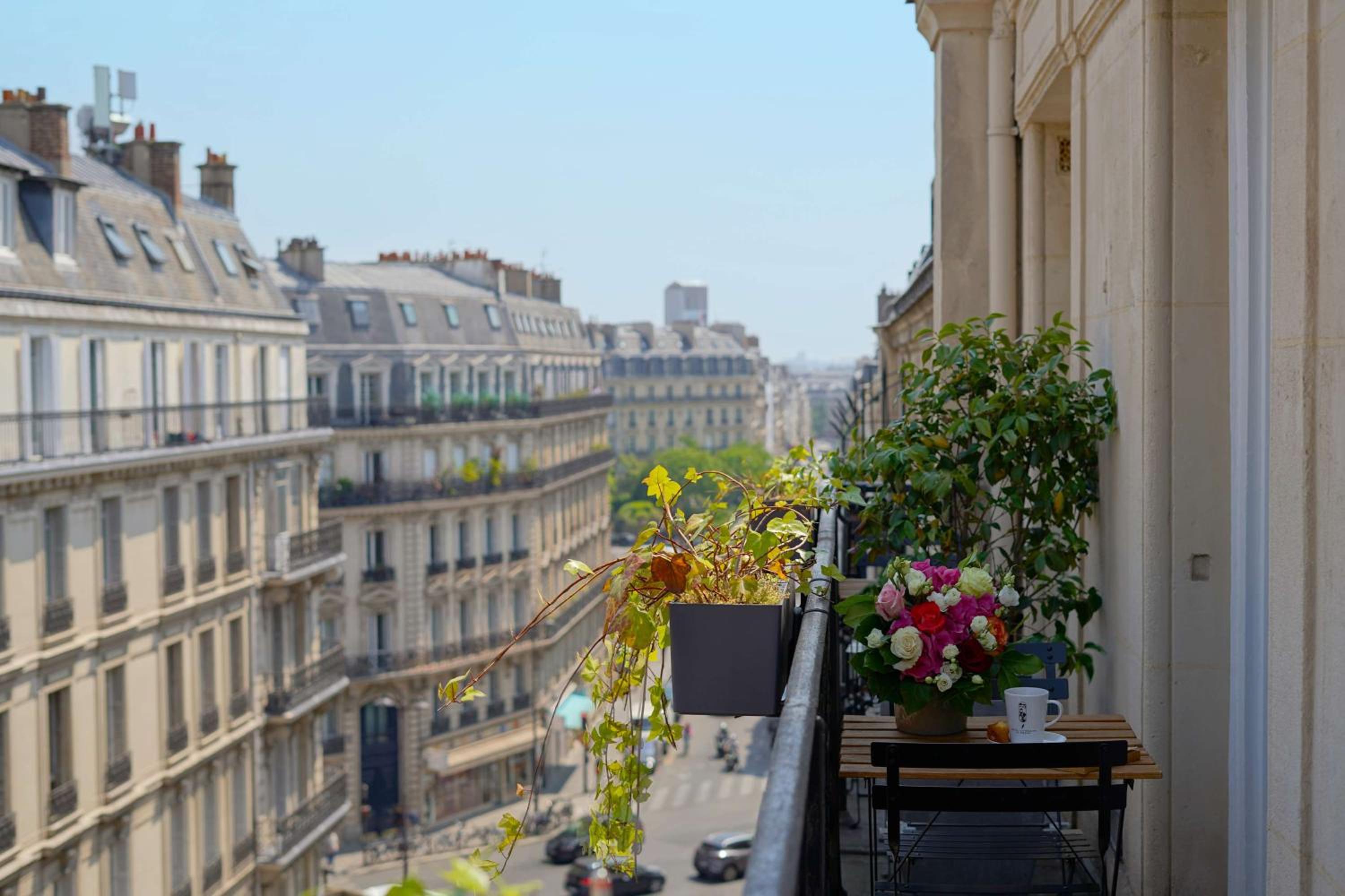 Superior Queen Room with Balcony - Non-Smoking