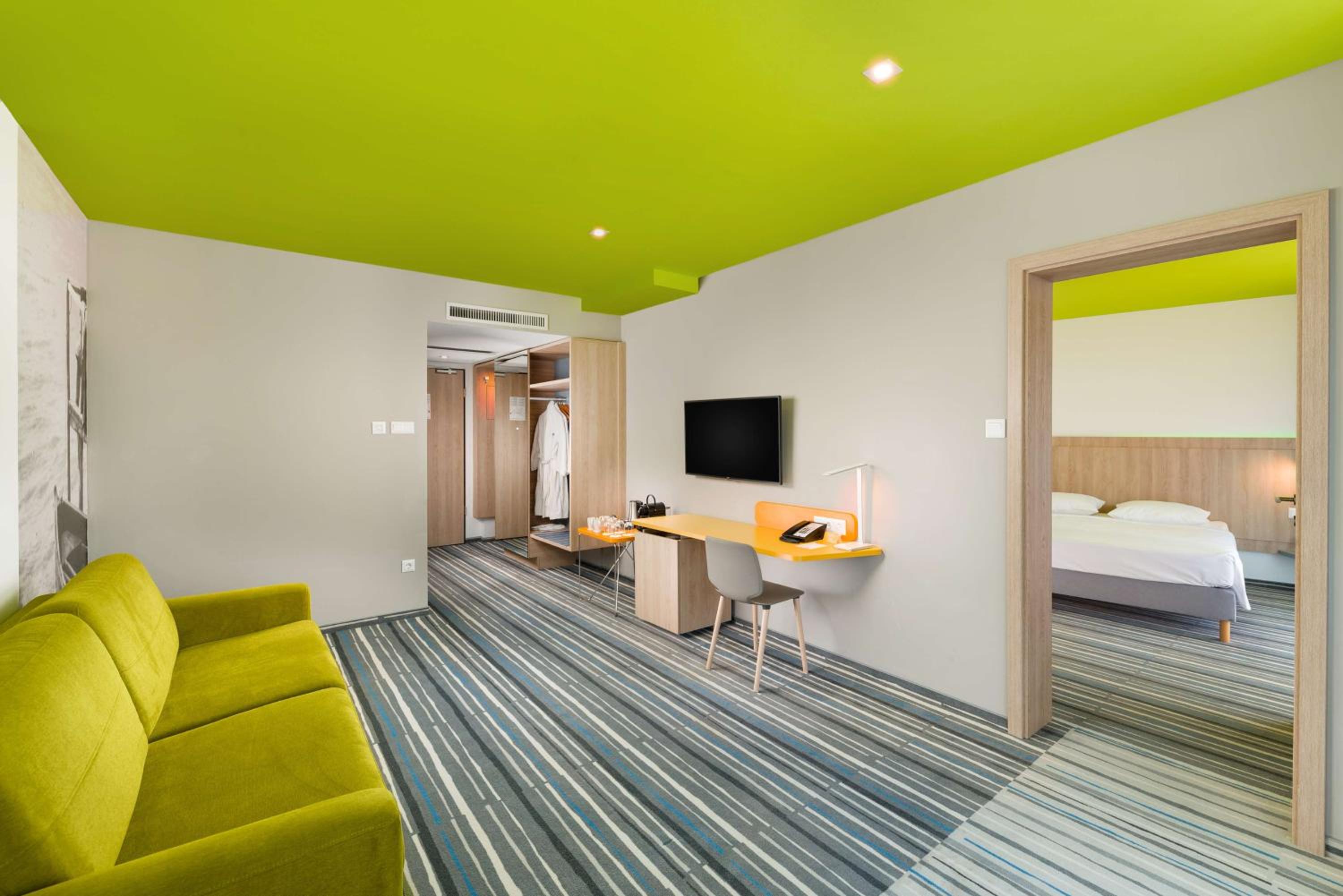 One-Bedroom Suite photo 2