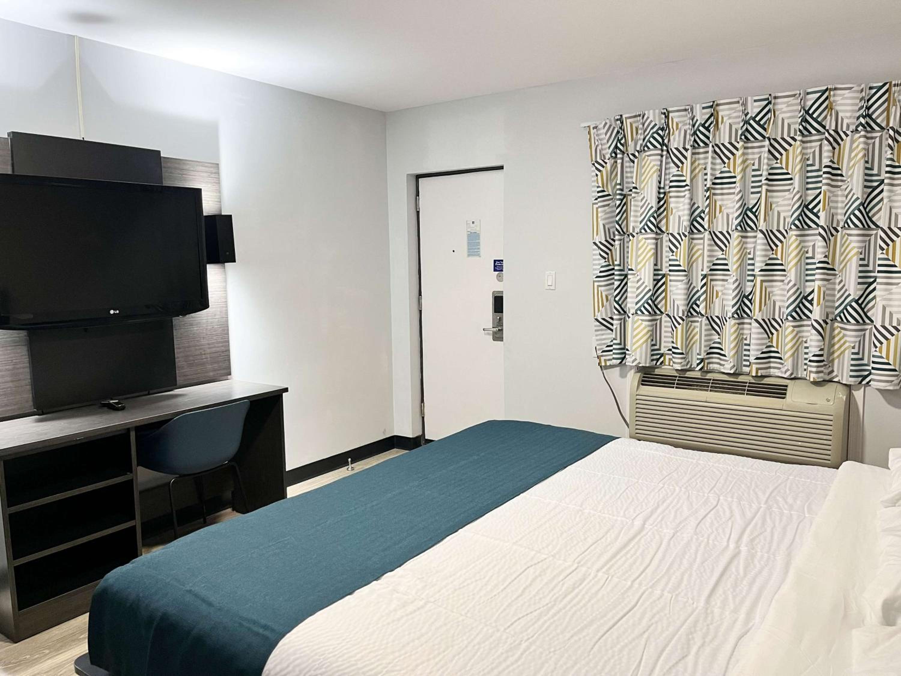 King Room - Non-Smoking - Photo 1