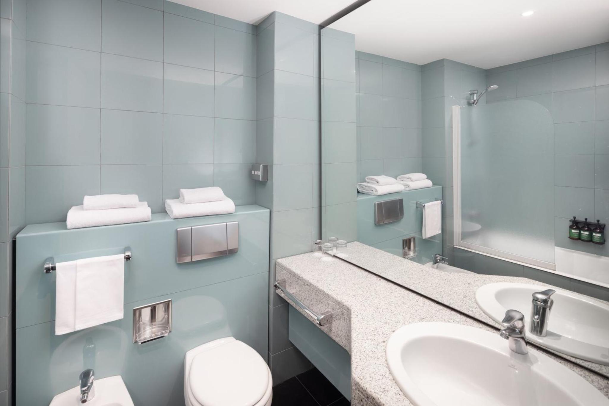 Standard Twin Room - Photo 2