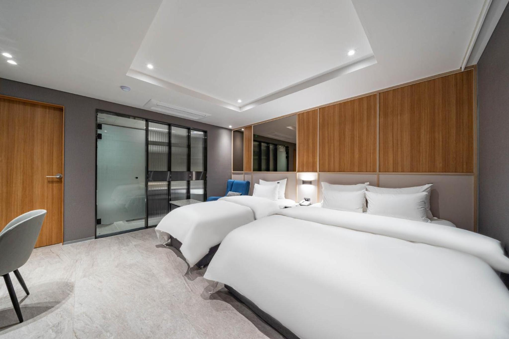 Deluxe Twin Room photo 3
