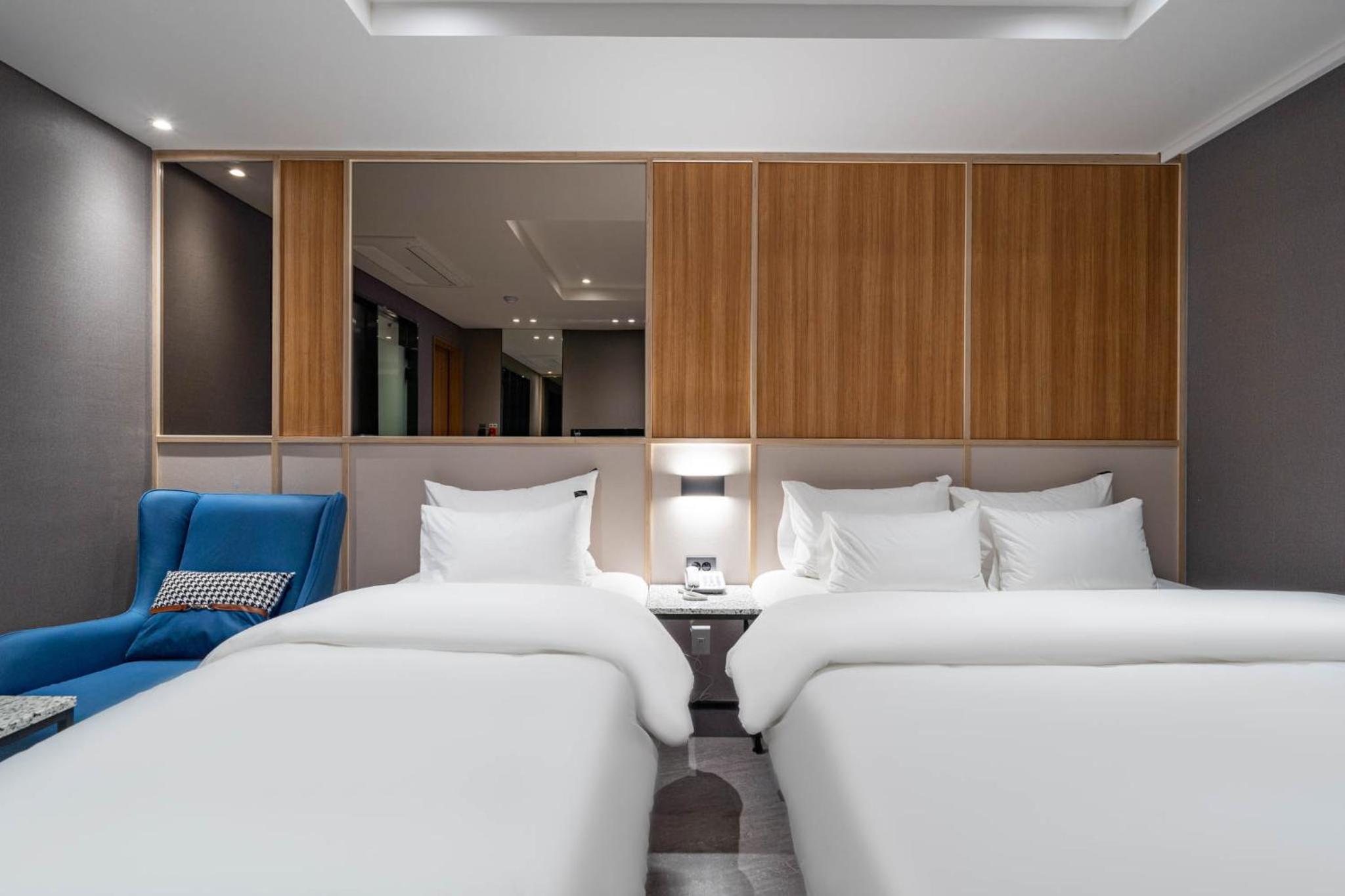 Deluxe Twin Room photo 2
