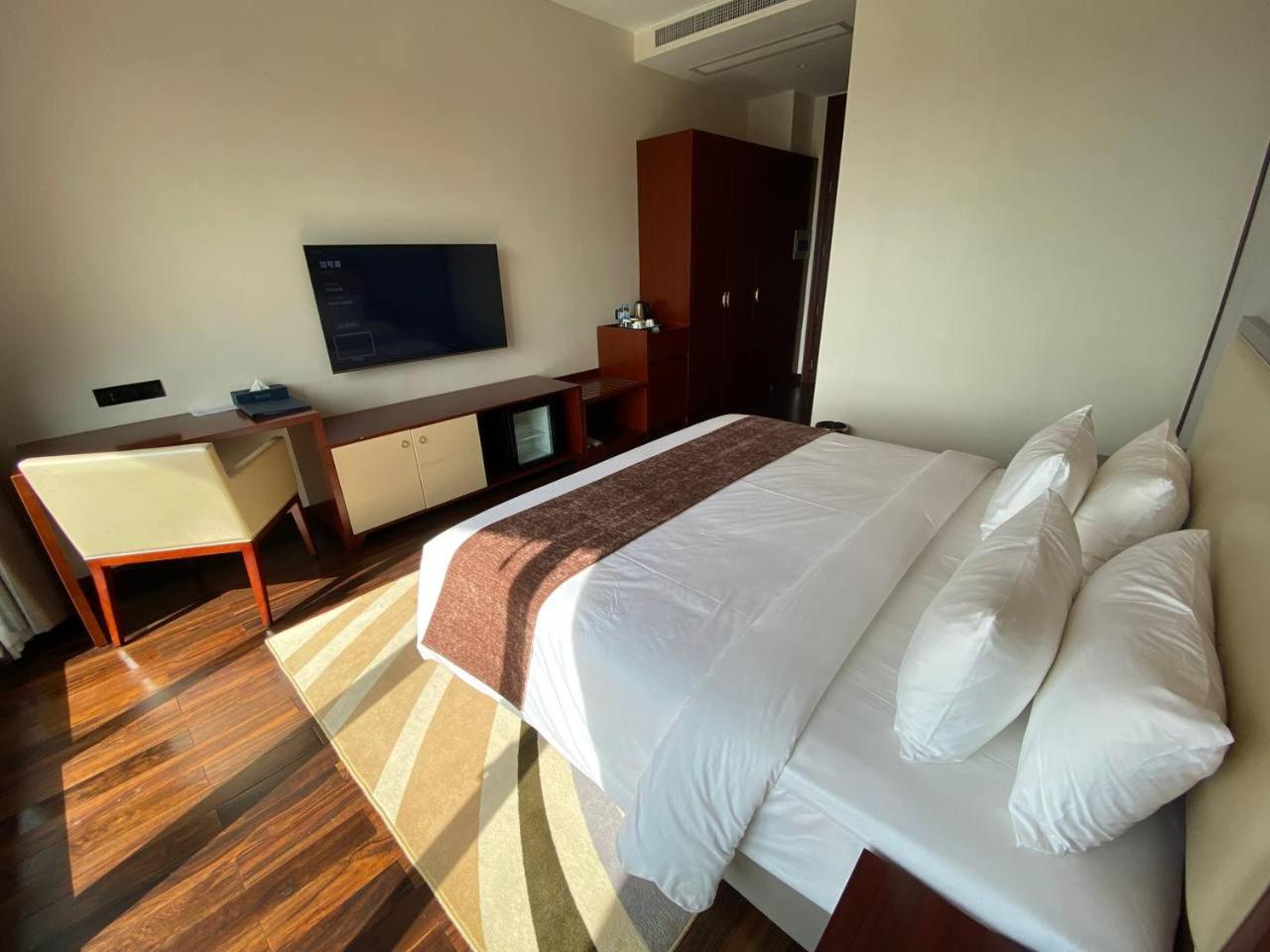 Deluxe Double Room, City View - Photo 5