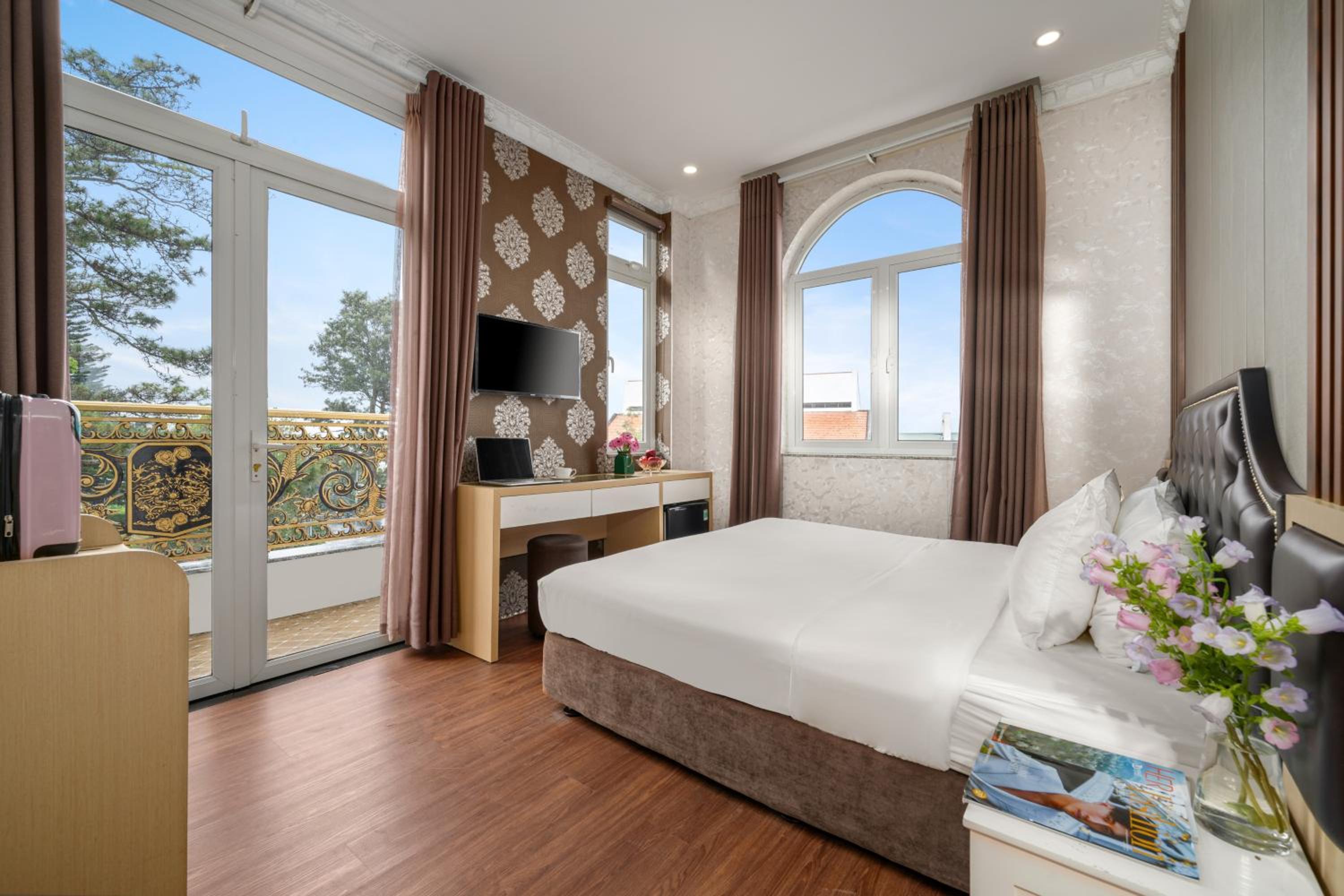 Deluxe Double Room With Balcony