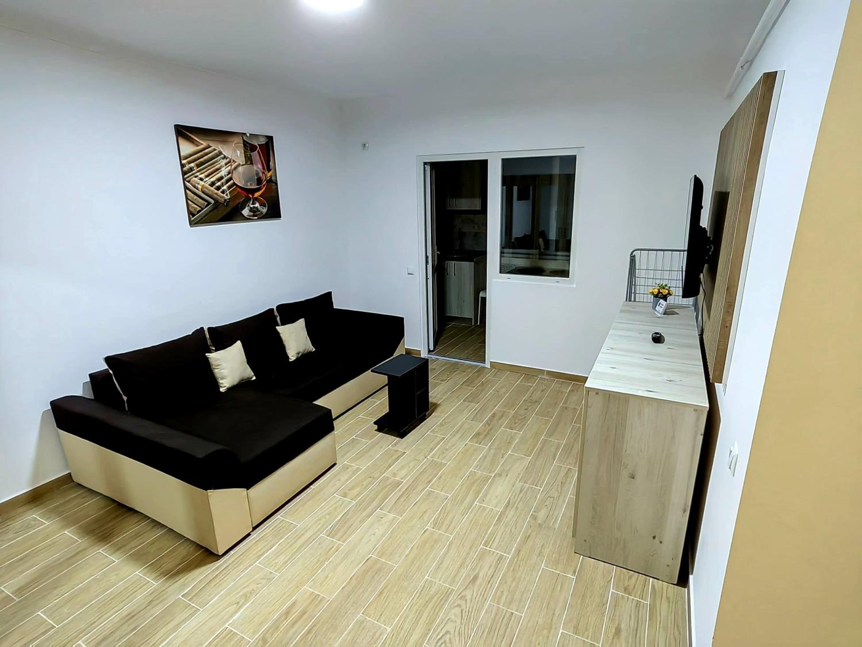 One-Bedroom Apartment photo 3