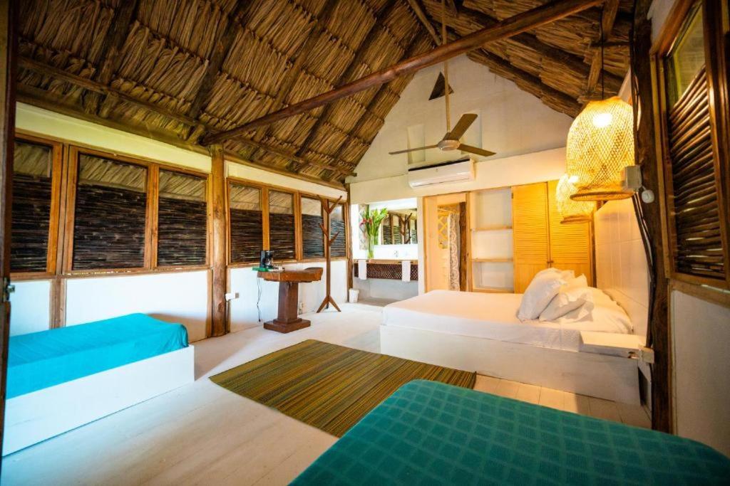 Deluxe Triple Room with Sea View photo 1