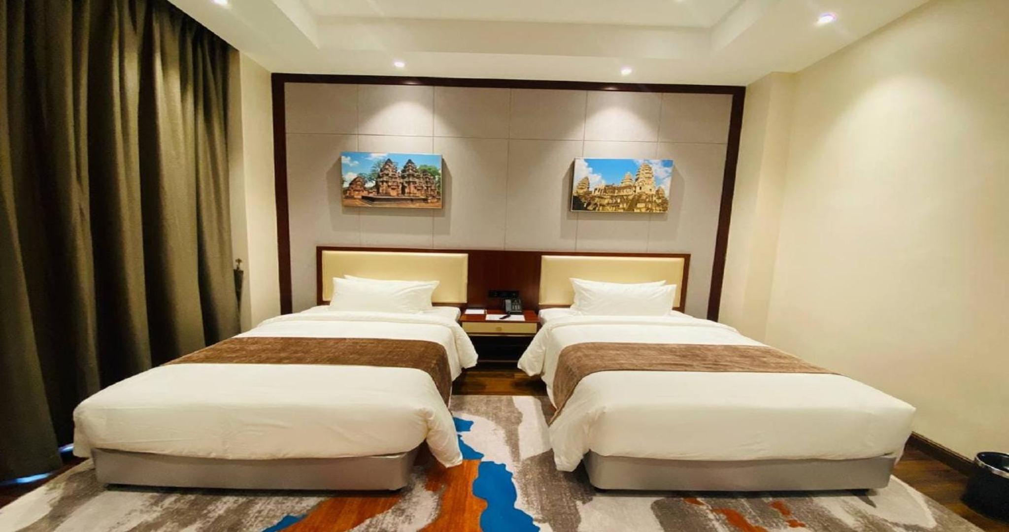 Deluxe Twin Room with City View - Photo 1