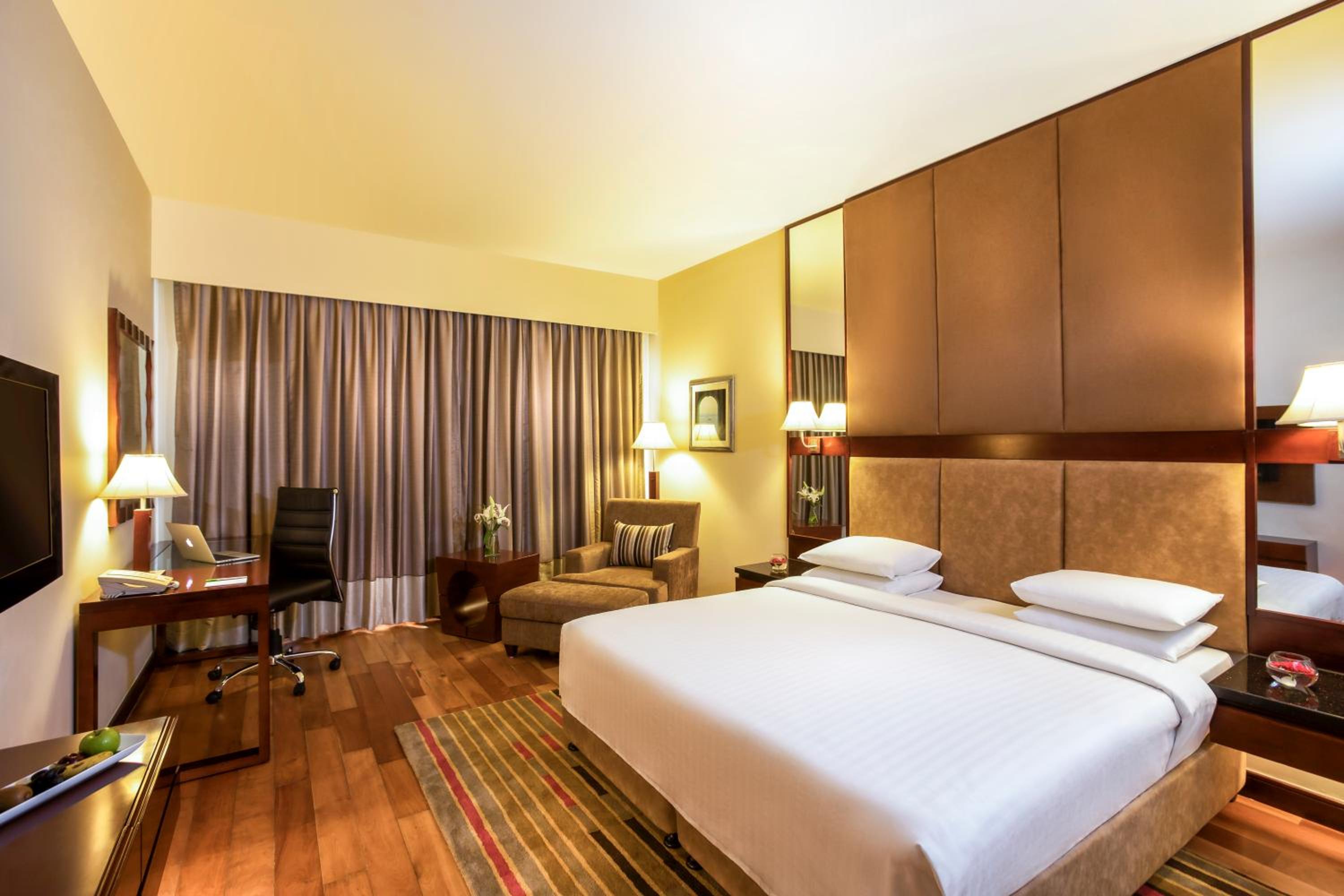 King Room - Club Lounge Access - Photo 1