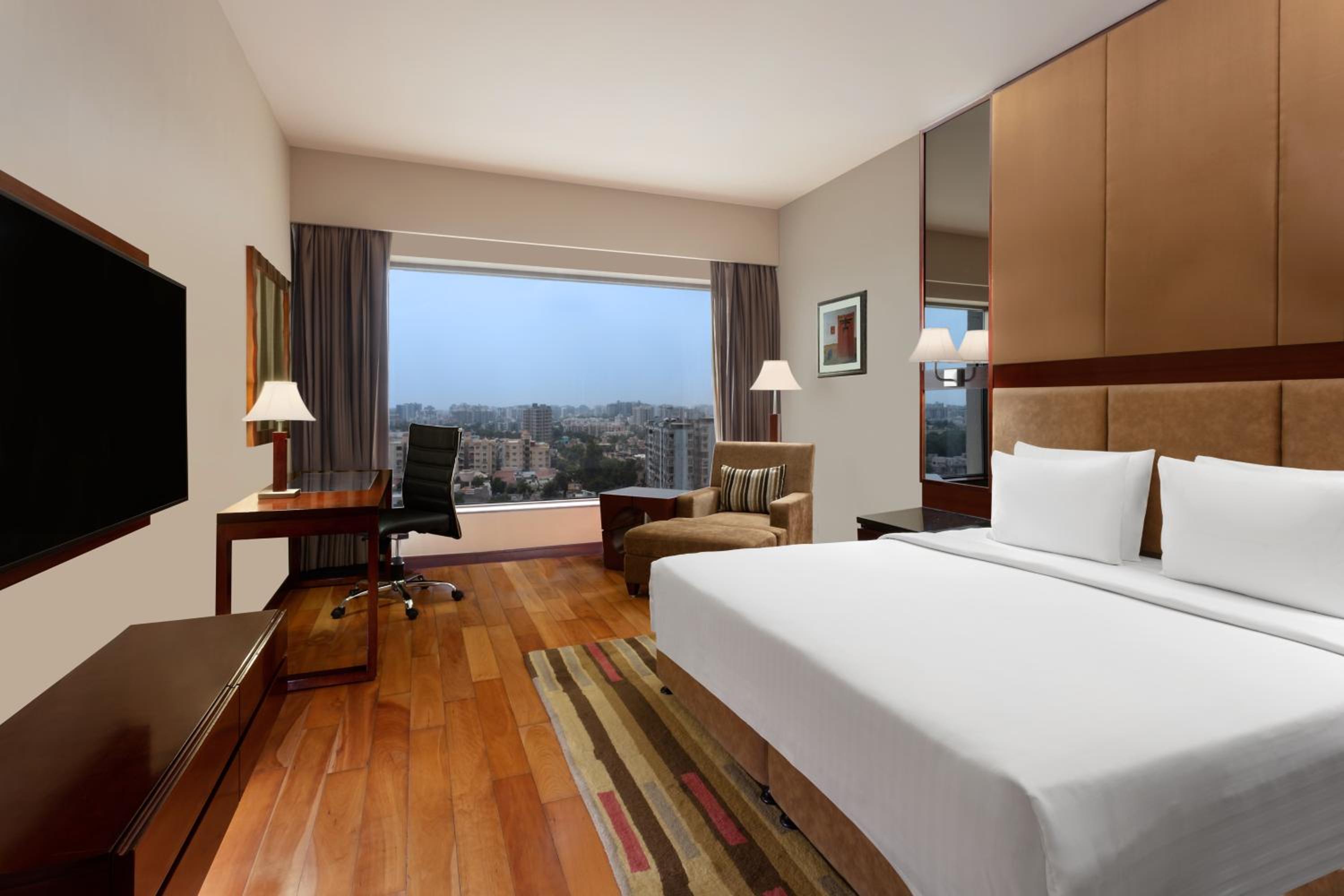 King Room - Club Lounge Access - Photo 4