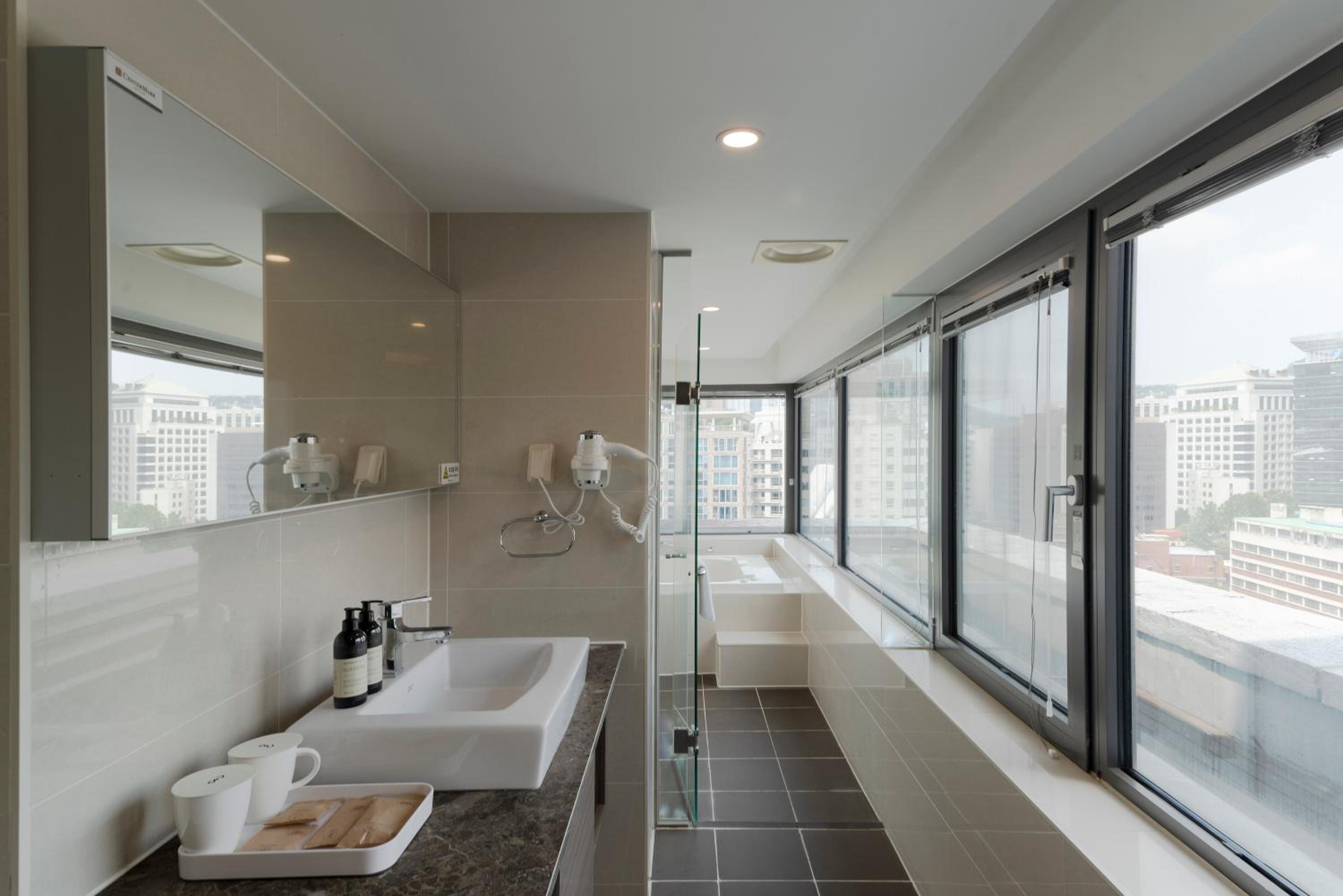 Executive Suite photo 3