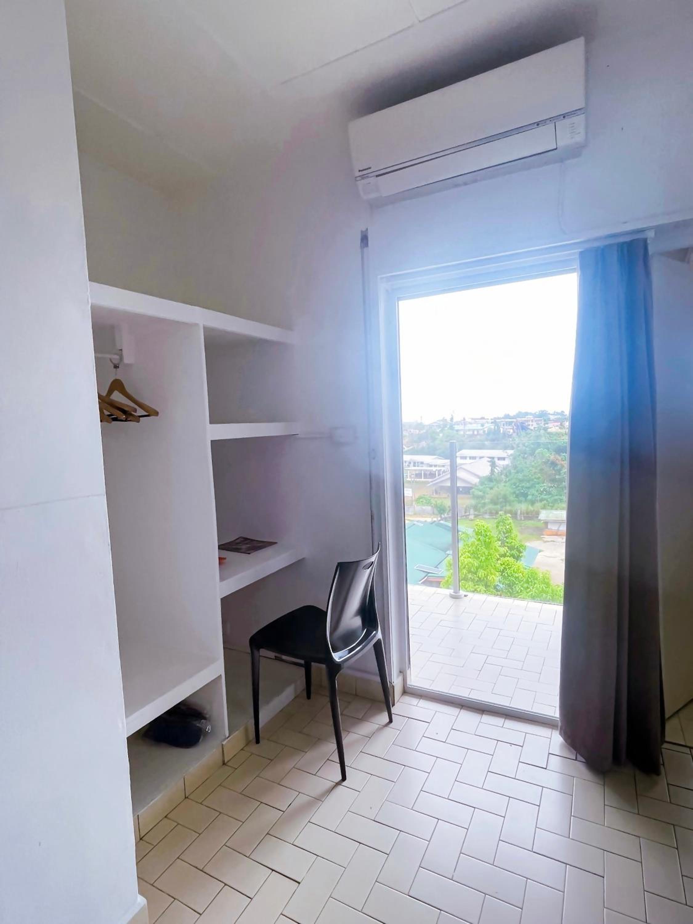 Queen Room with Balcony photo 3