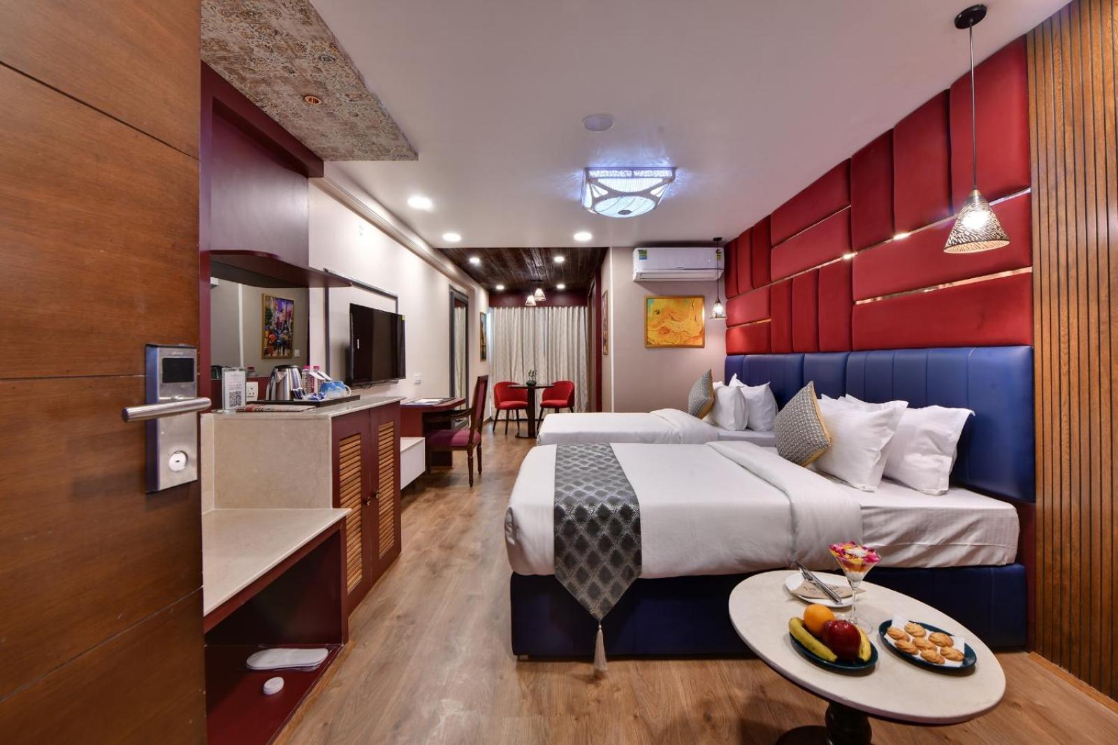 Fern Club Room Twin Bed