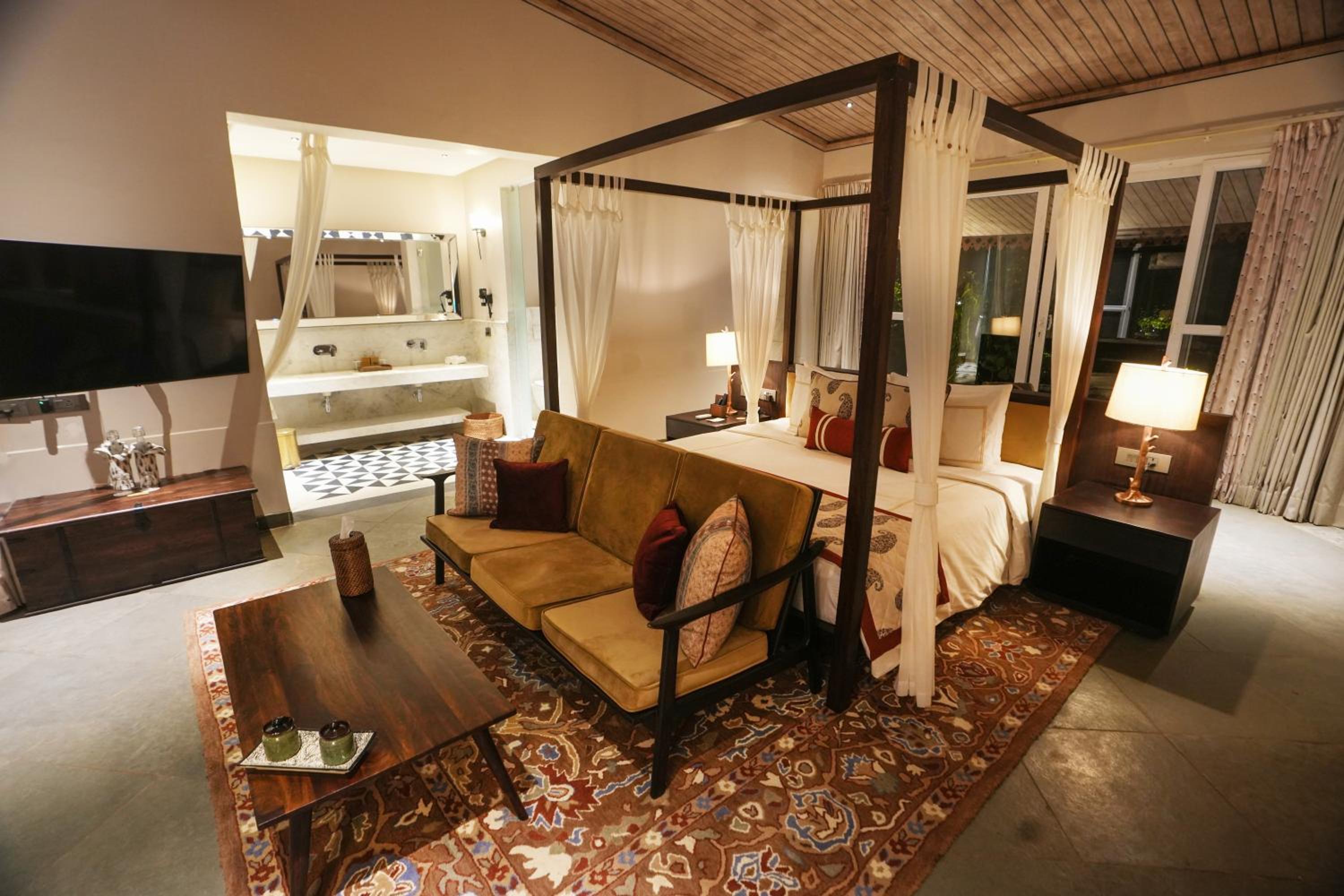 Luxury Villa With Jacuzzi photo 1