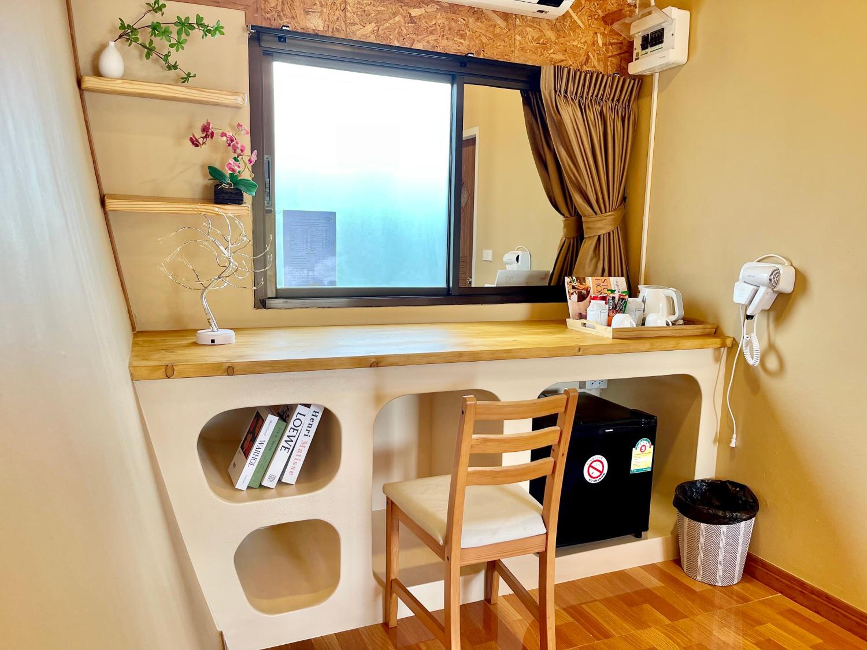 King Room with Garden View - Photo 6