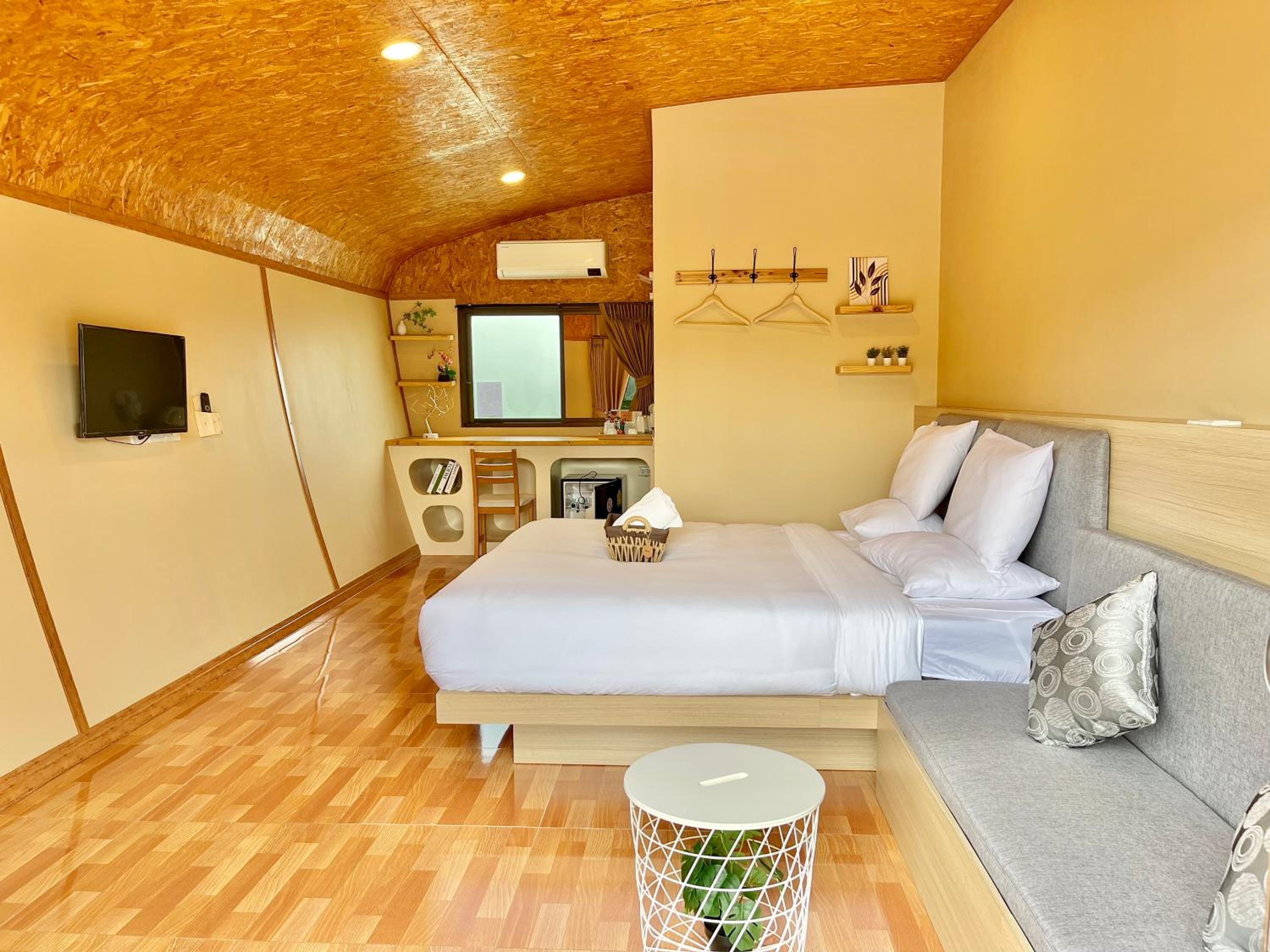 King Room with Garden View - Photo 7