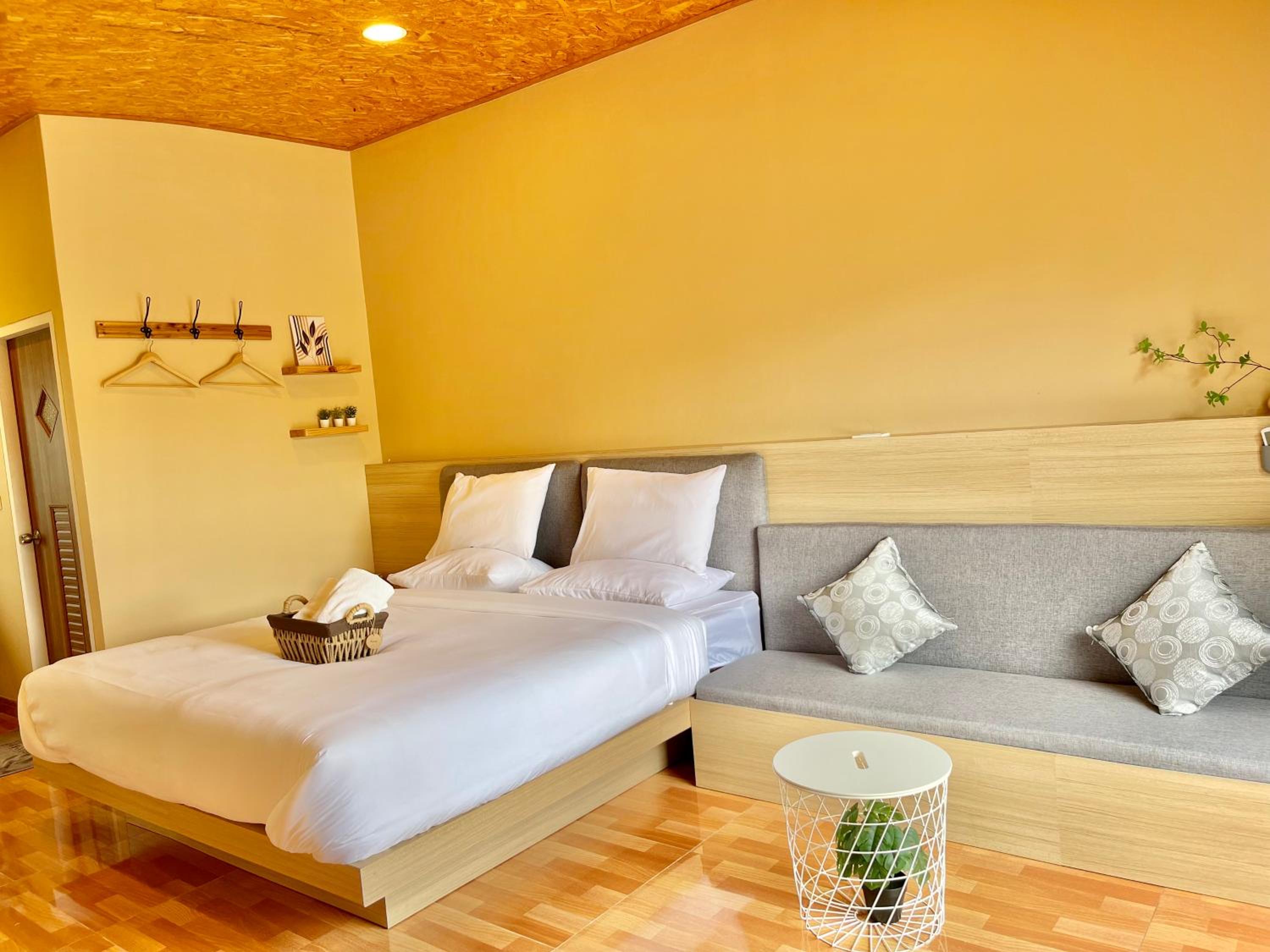 King Room with Garden View - Photo 5