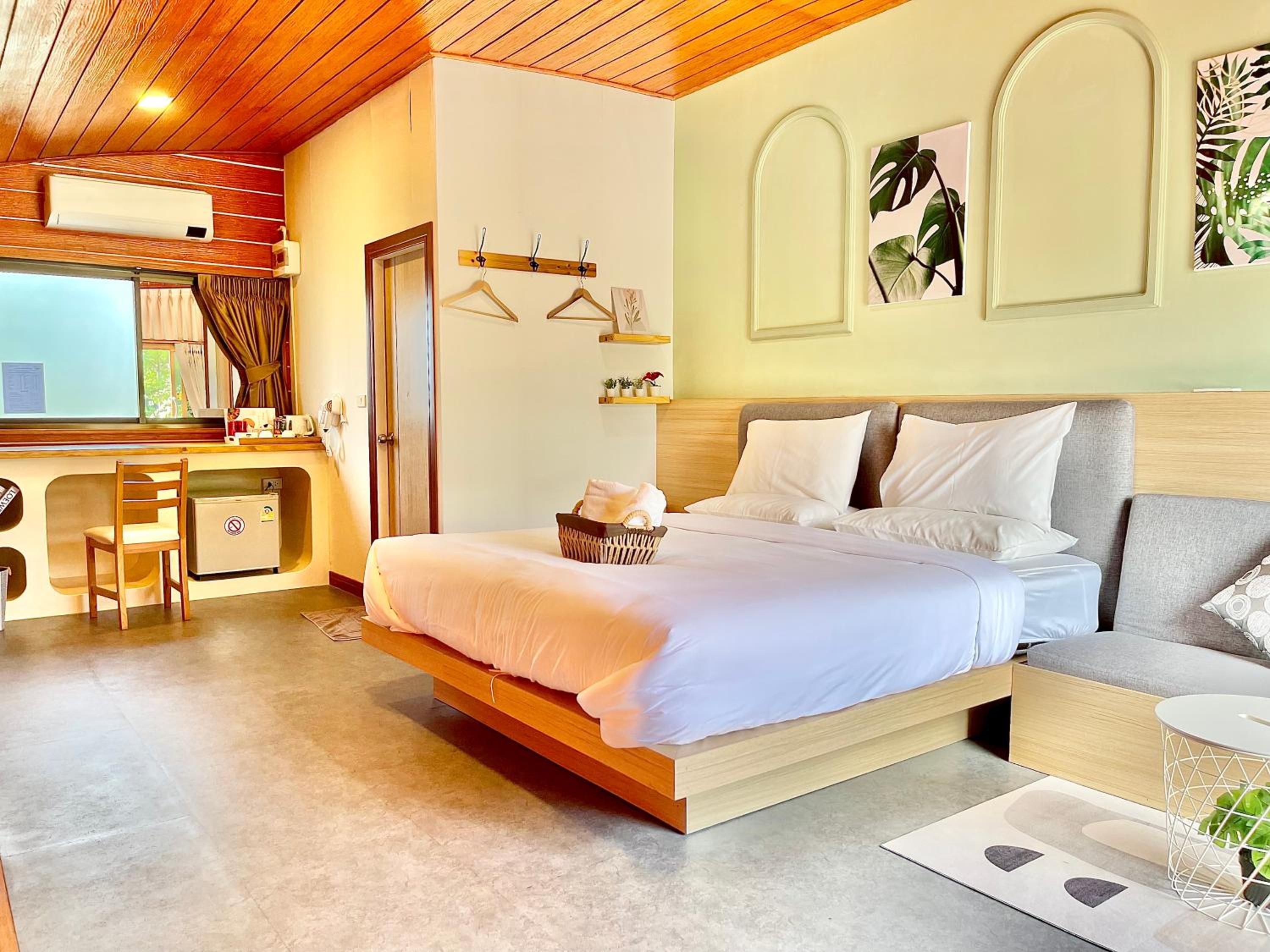 King Room with Garden View - Photo 2