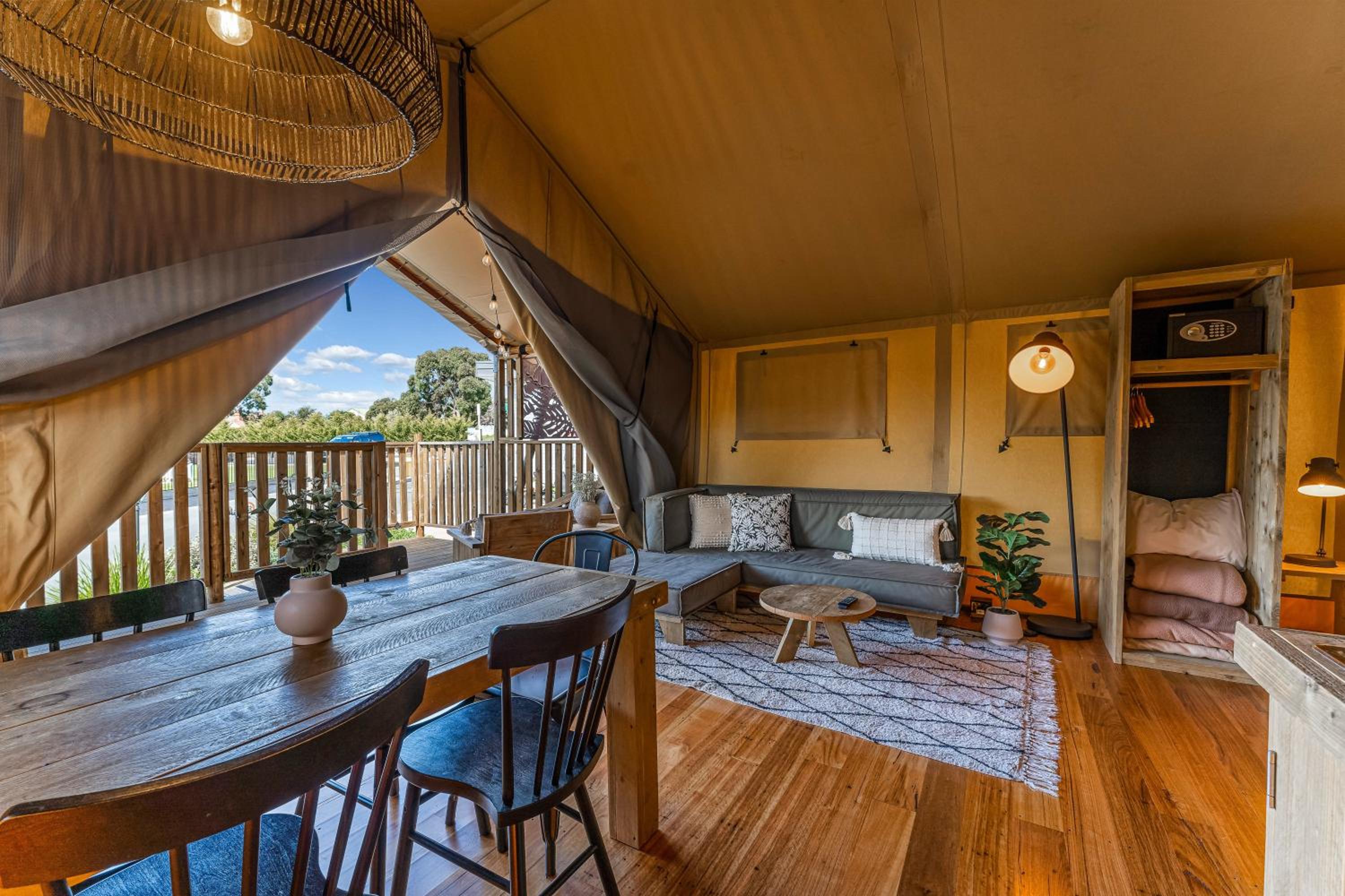 Glamping Miners Tent (Open Plan 6 Berth)