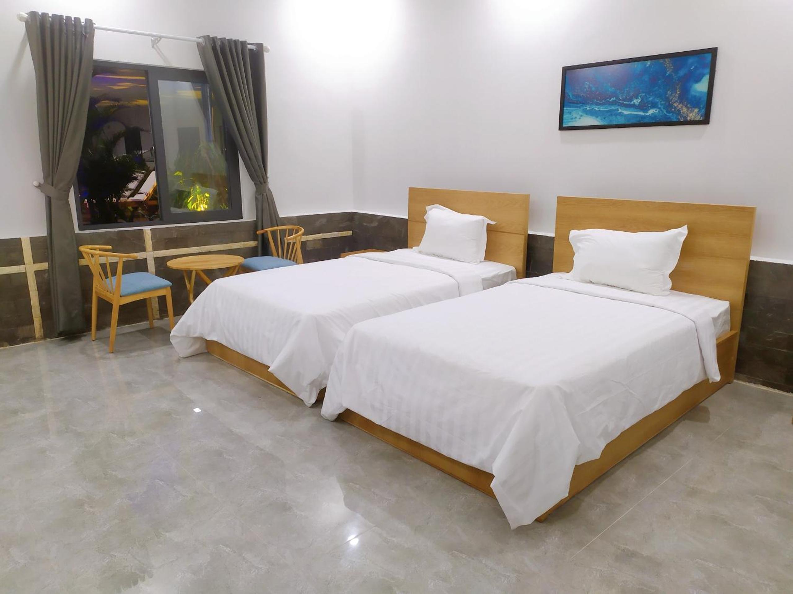 Twin Room with Pool View - Photo 1