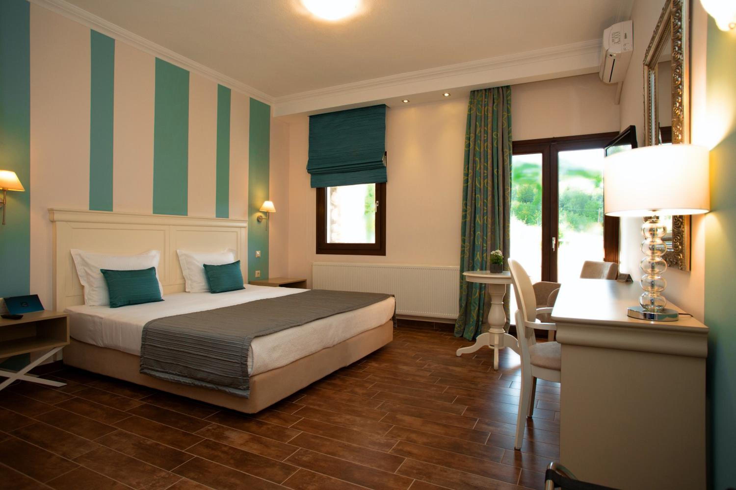  Double or Twin Room with Mountain View - Photo 6