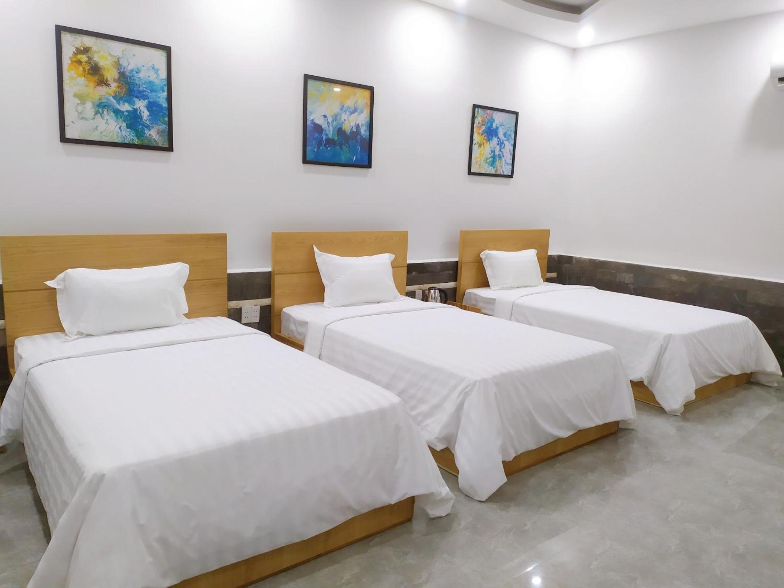 Triple Room with Pool View photo 3