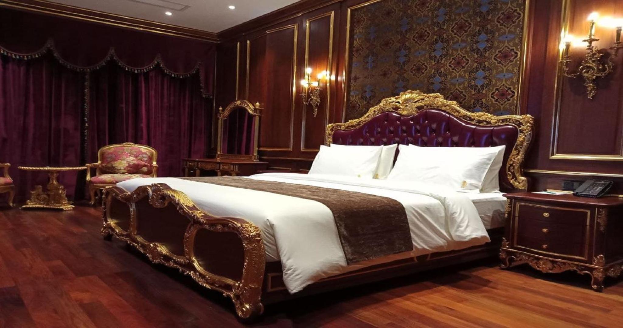 V V Suite Room with City View - Photo 2