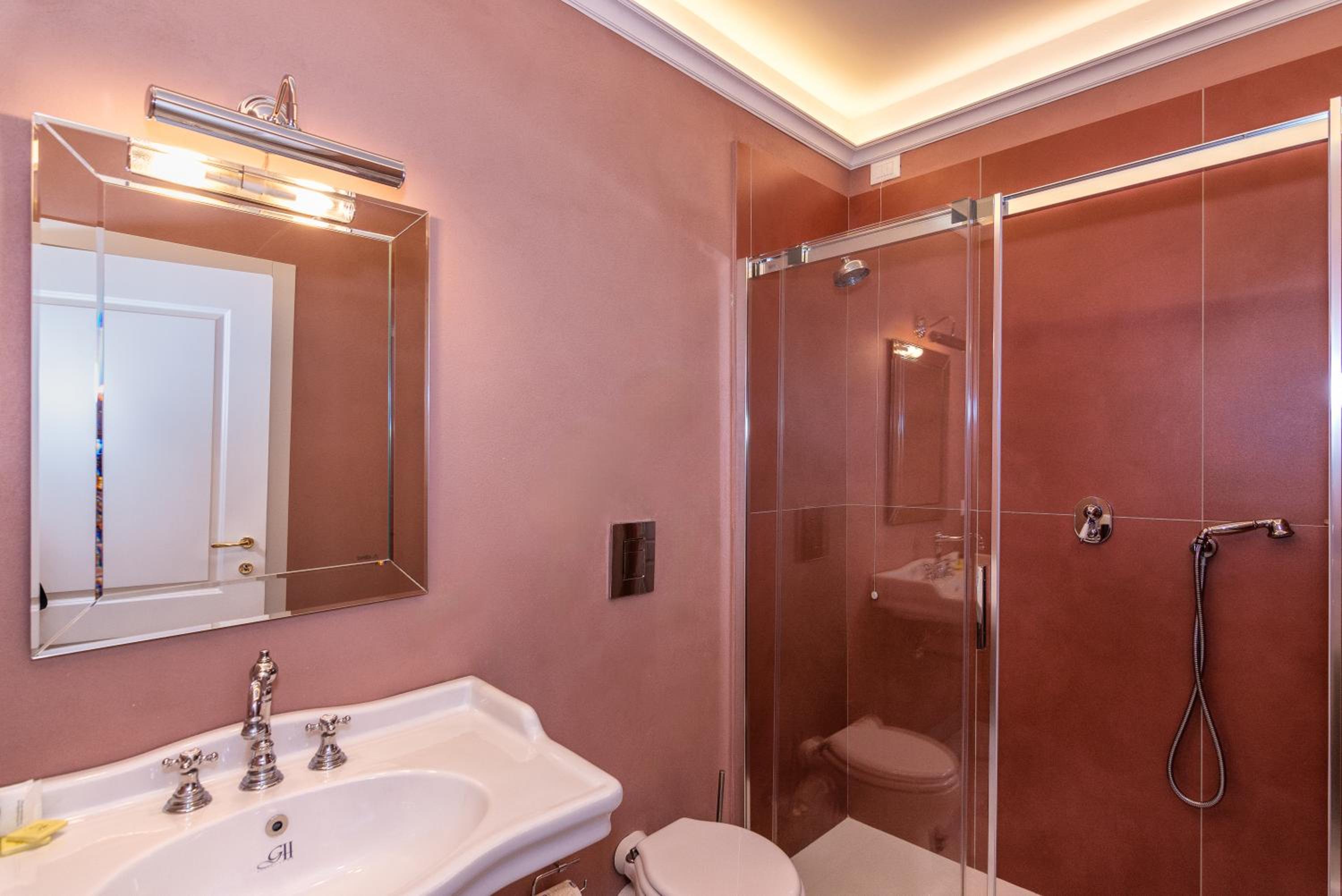 Executive Double Room - Photo 3