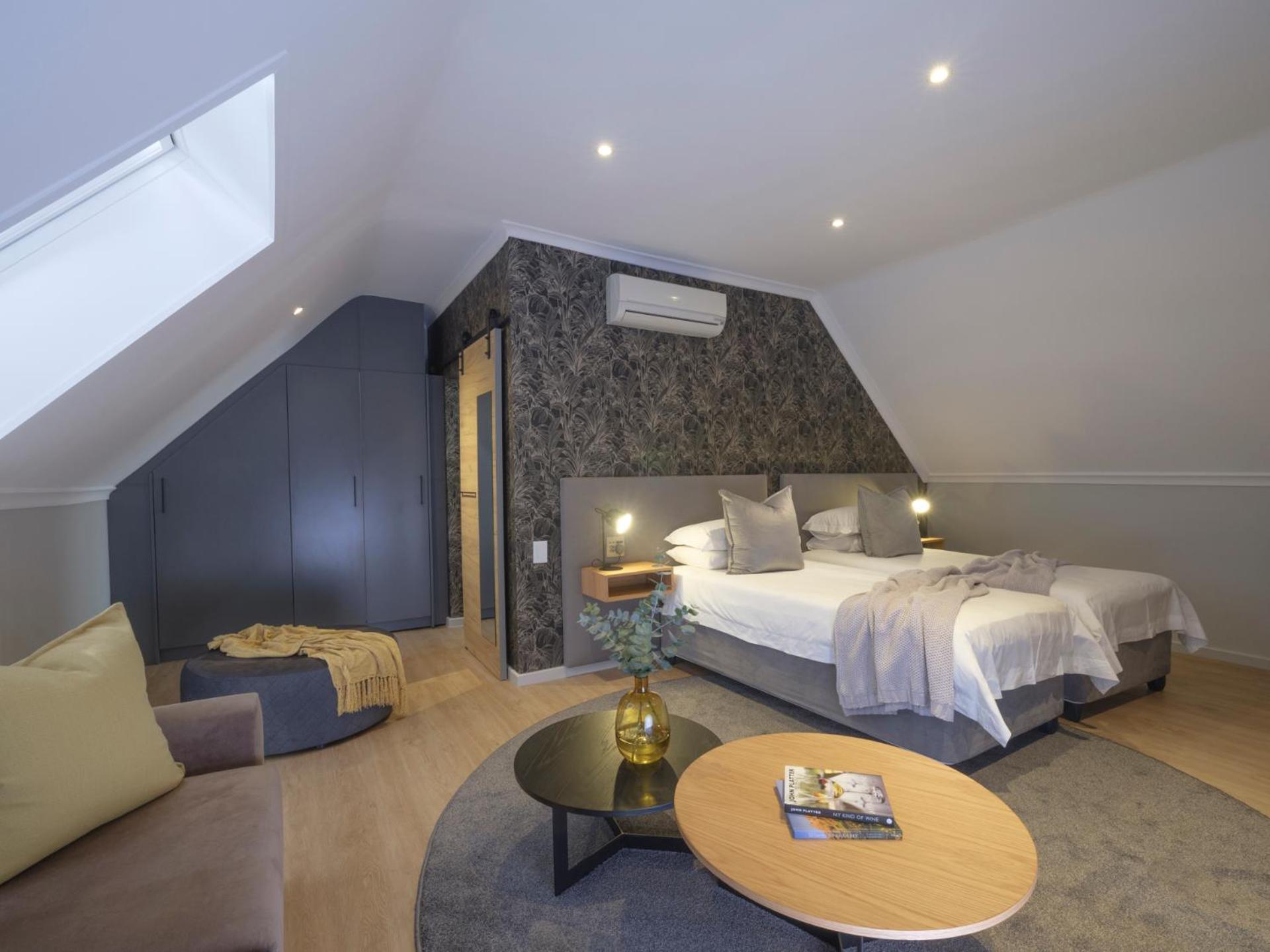 Twin Room - Photo 3