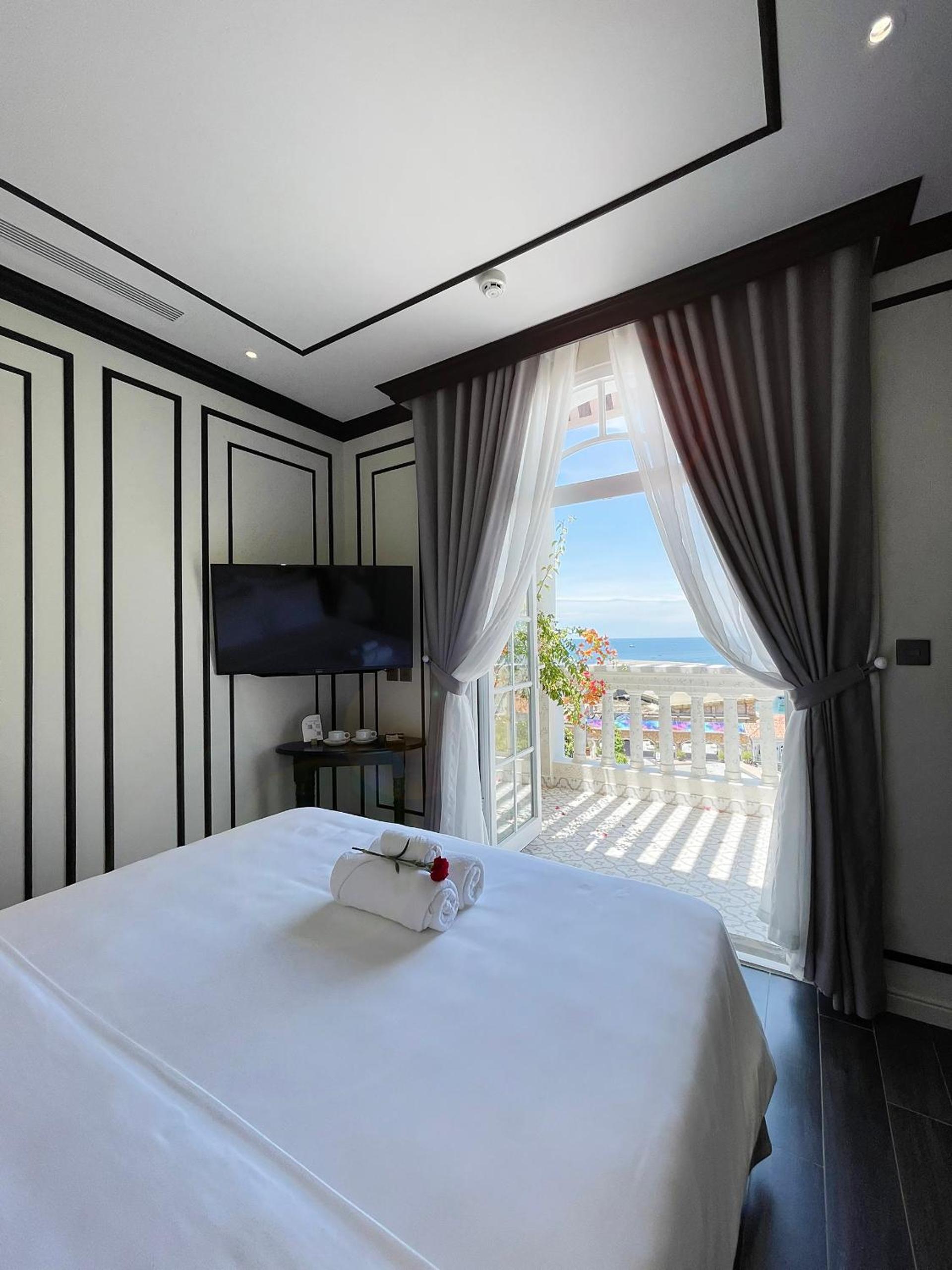 Suite - Photo 4