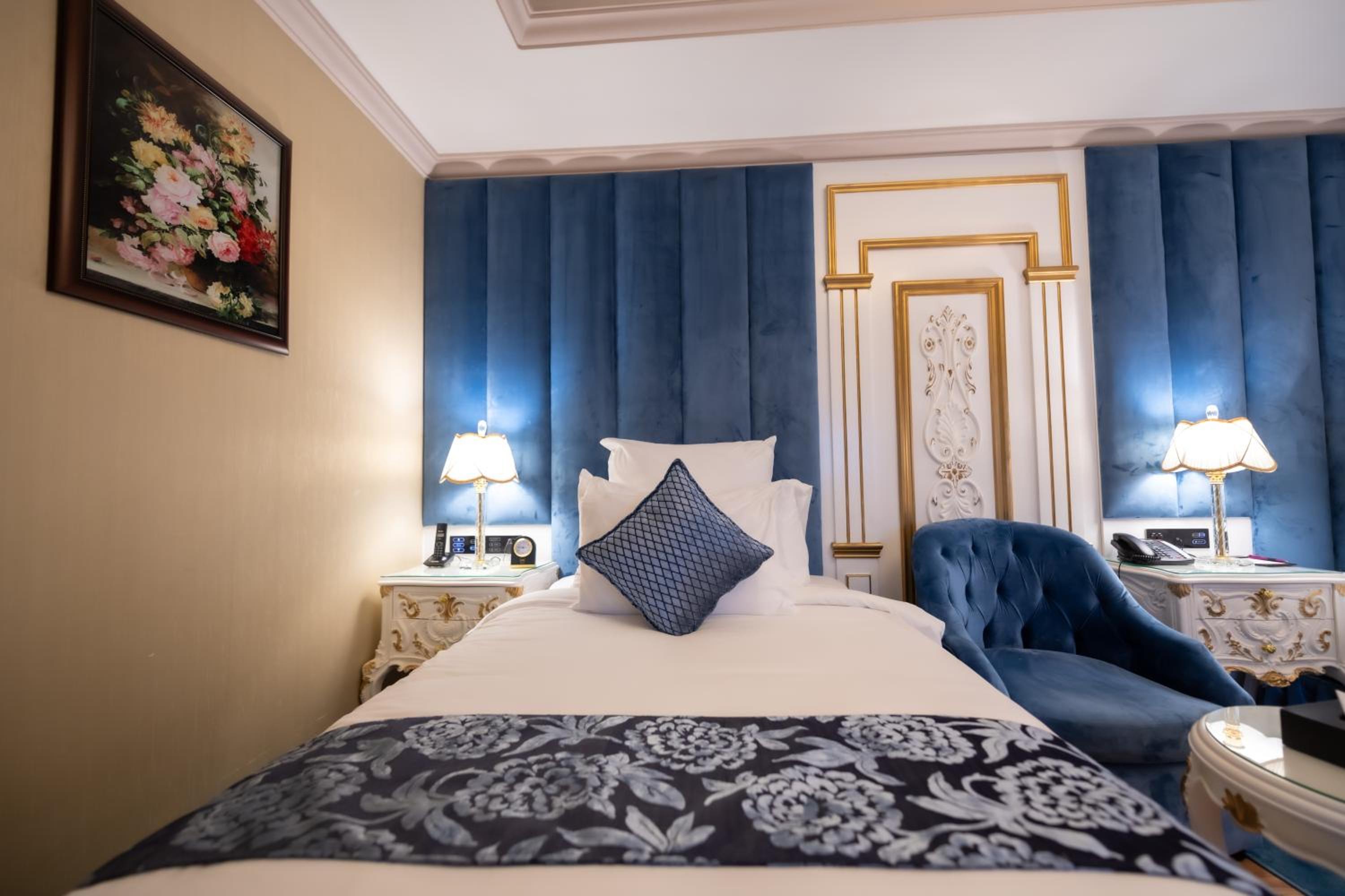 Standard Twin Room - Photo 3