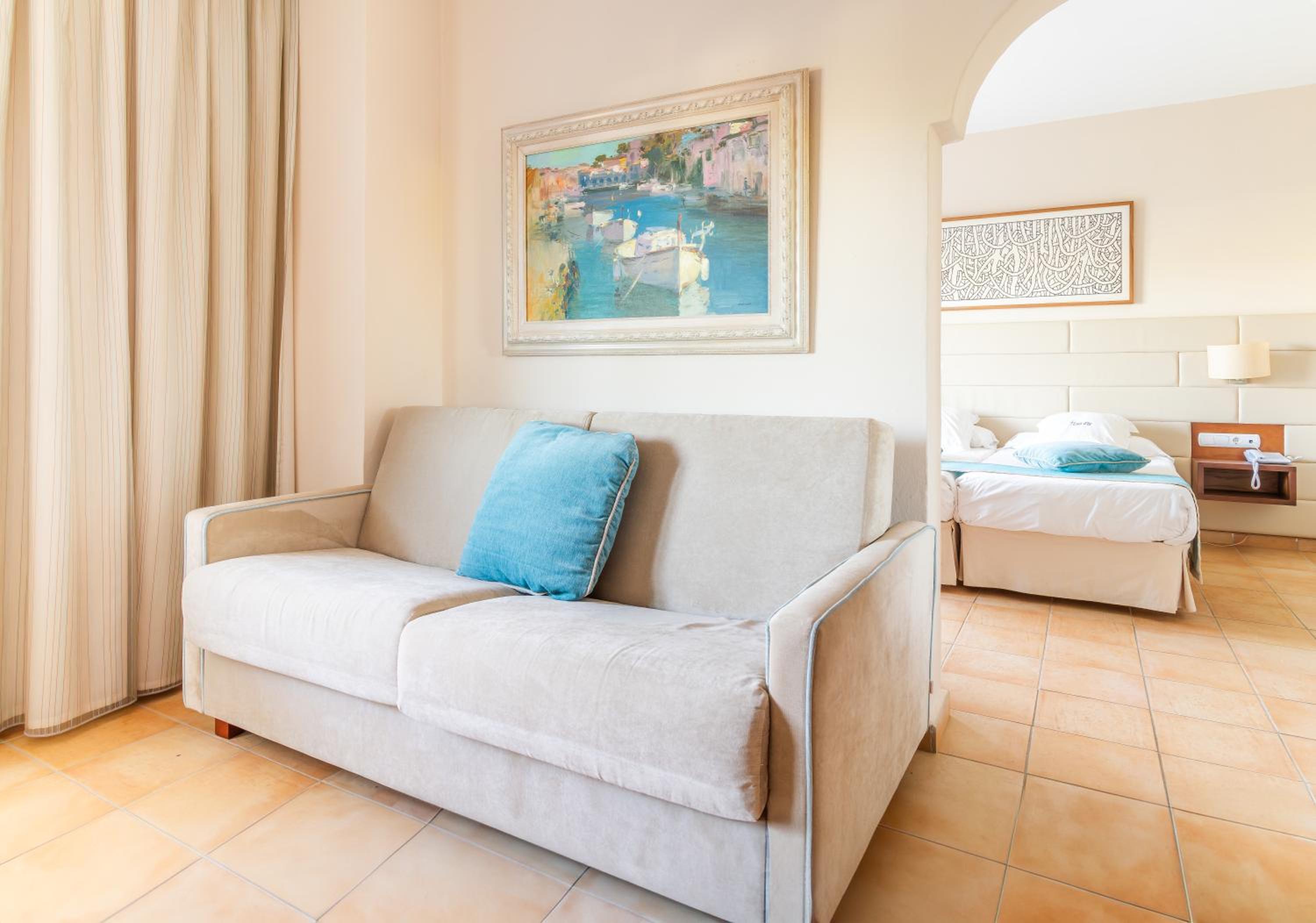 Junior Suite with Balcony photo 3