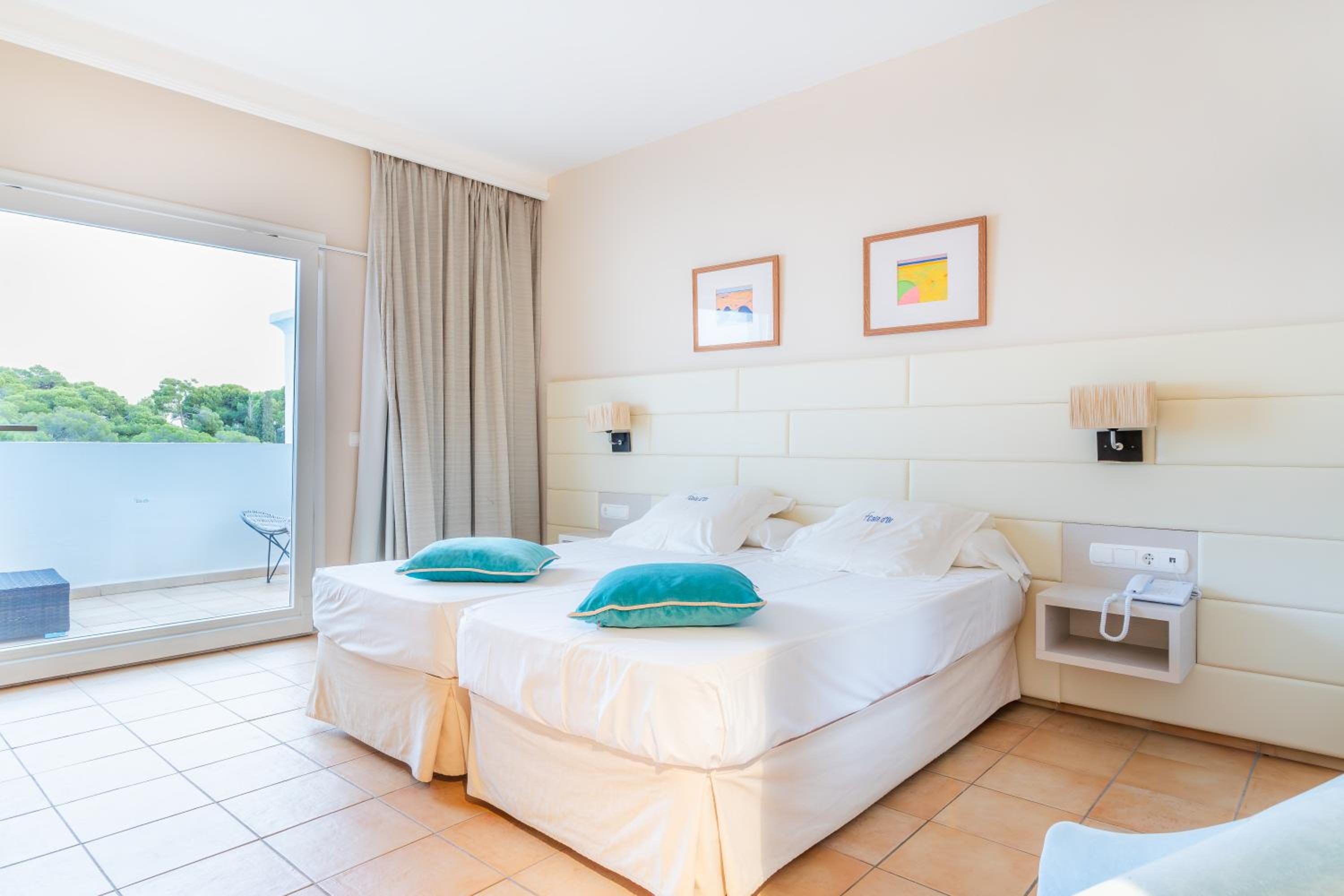Superior Double or Twin Room with Sea View photo 2