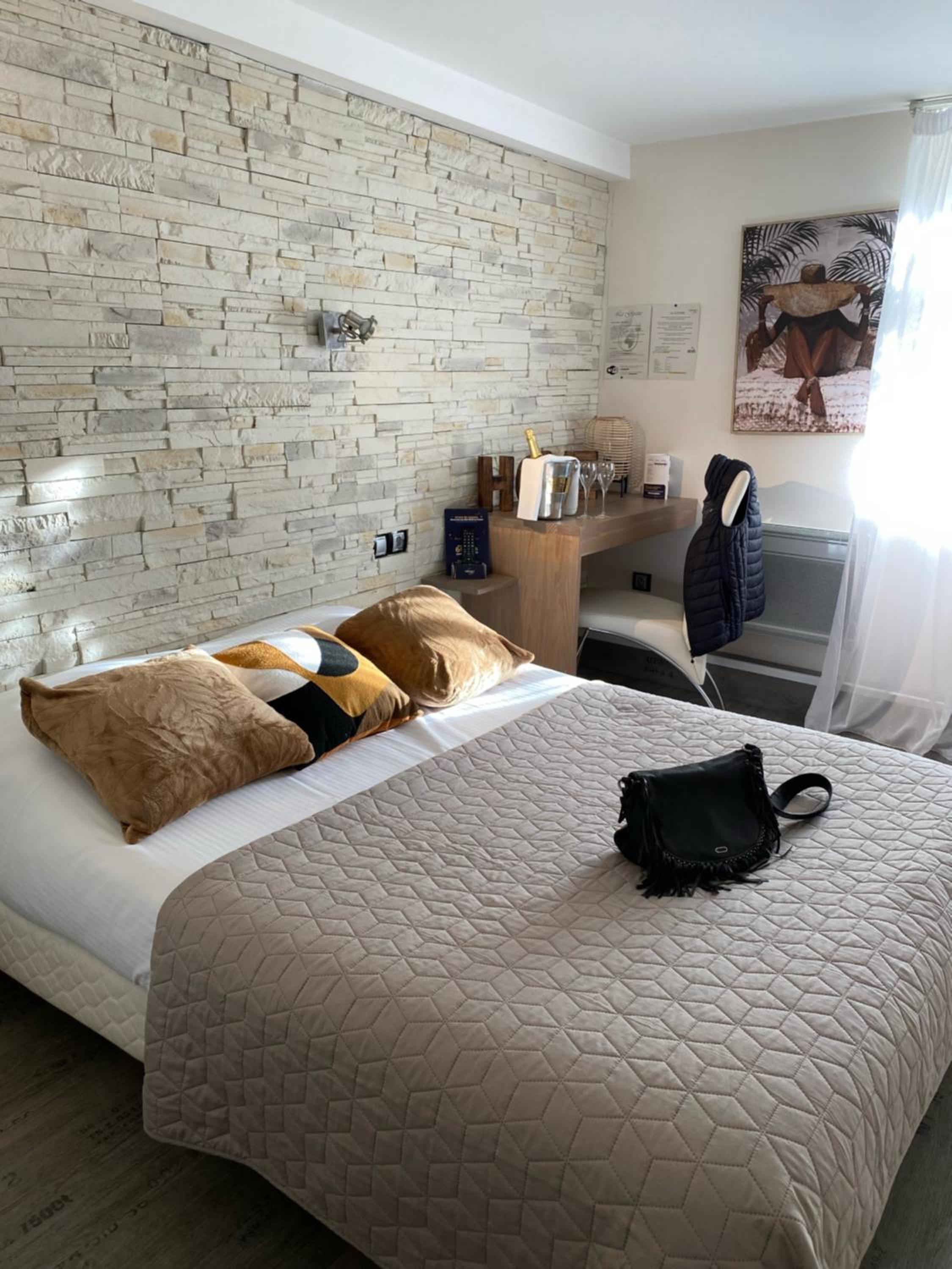 Standard Double Room - Photo 4