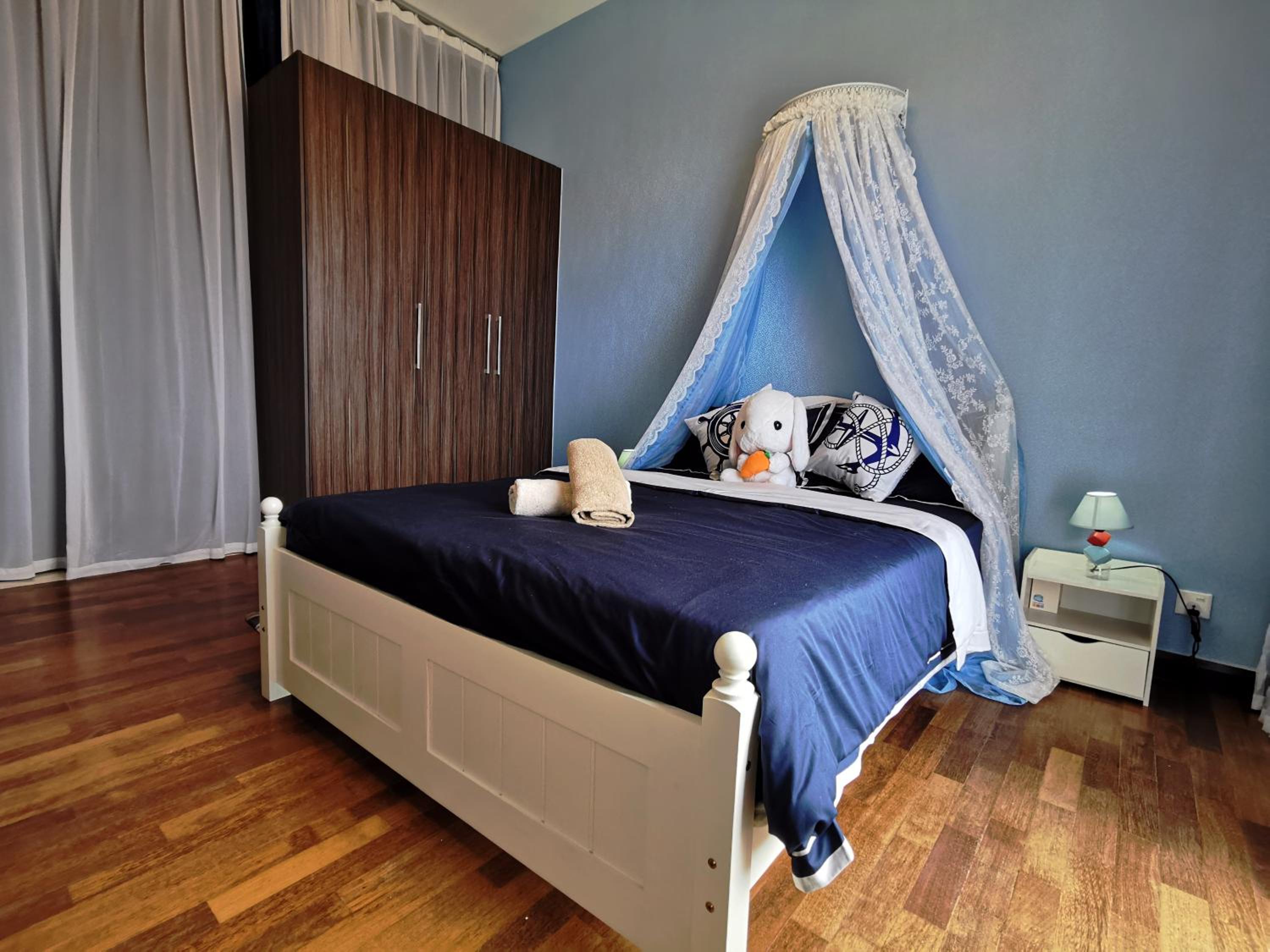 Superior Queen Studio (Private Bathtub and City View)