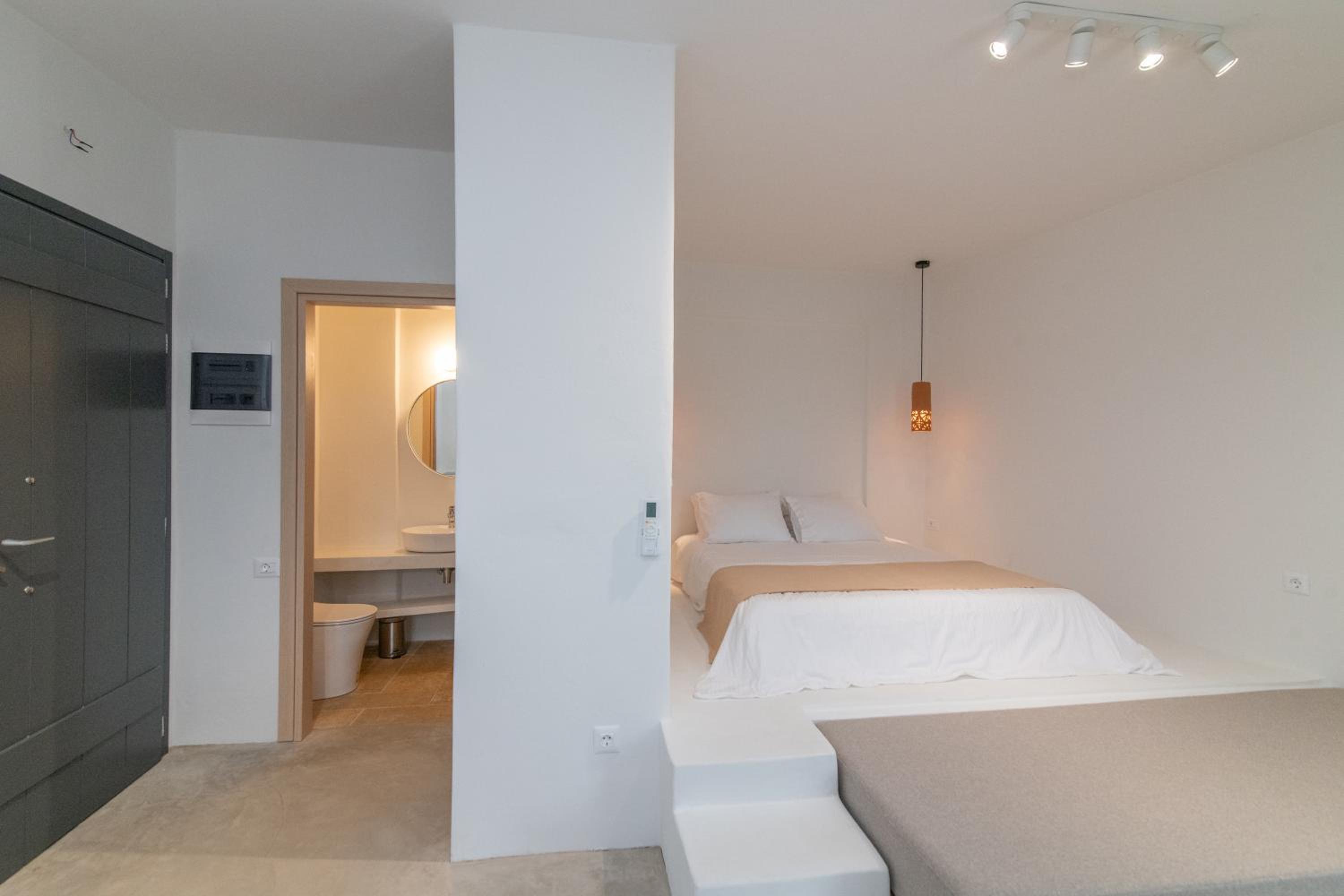 Suite with Balcony photo 2