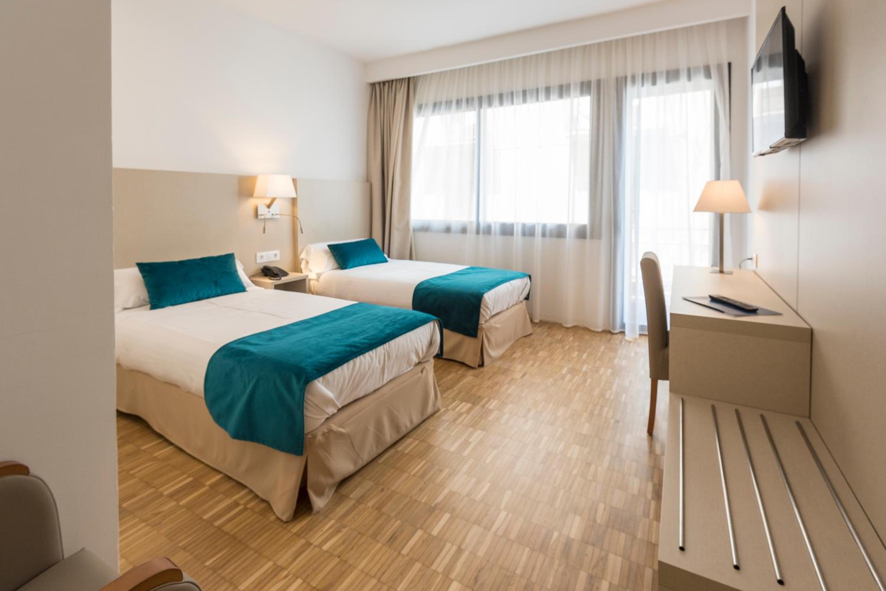 Habitación Doble o Twin Deluxe Habitación Doble o Twin Deluxe