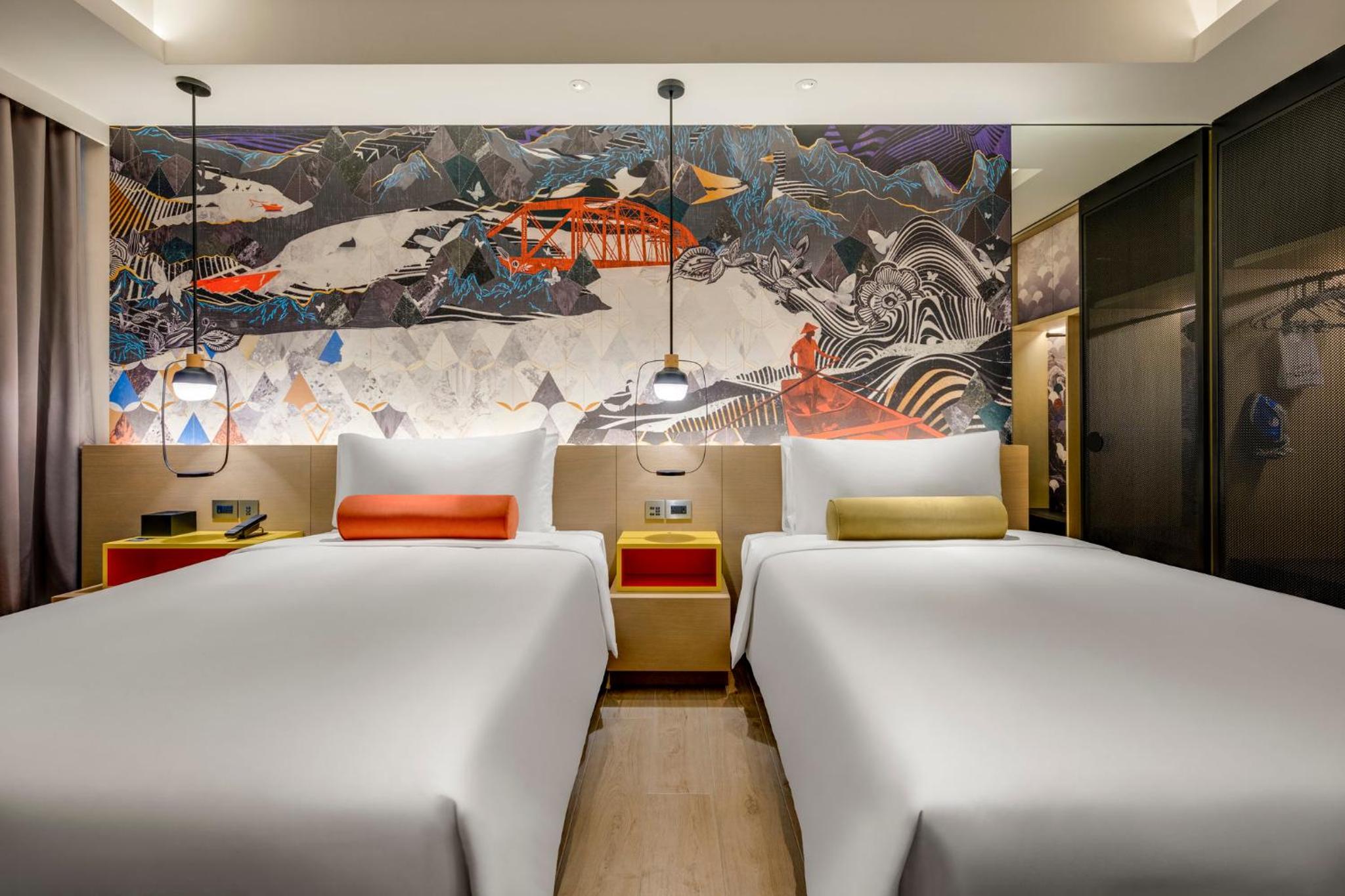Standard Room thumbnail 6