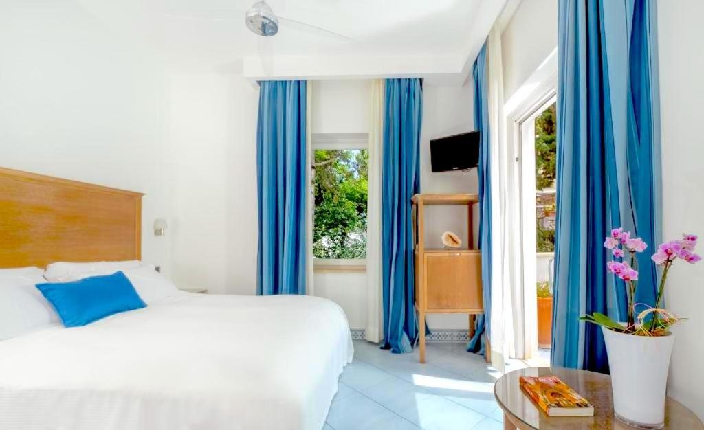 Comfort Room with Village View Terrace