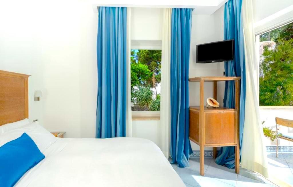 Comfort Room with Village View Terrace thumbnail 6